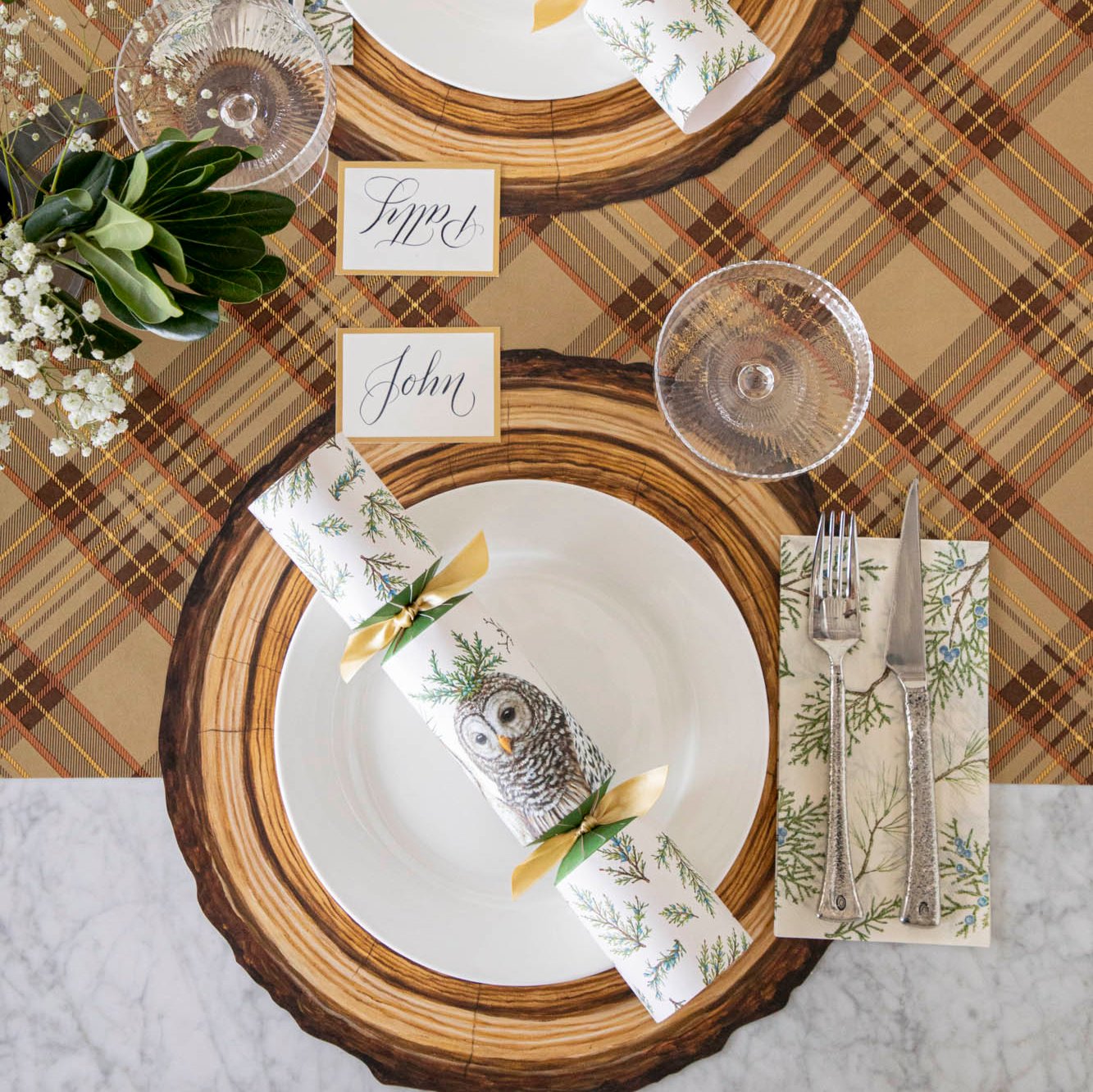 Stylish Autumn Plaid Table Runner - Perfect for Fall Dining Decor, Thanksgiving, and Seasonal Home Styling