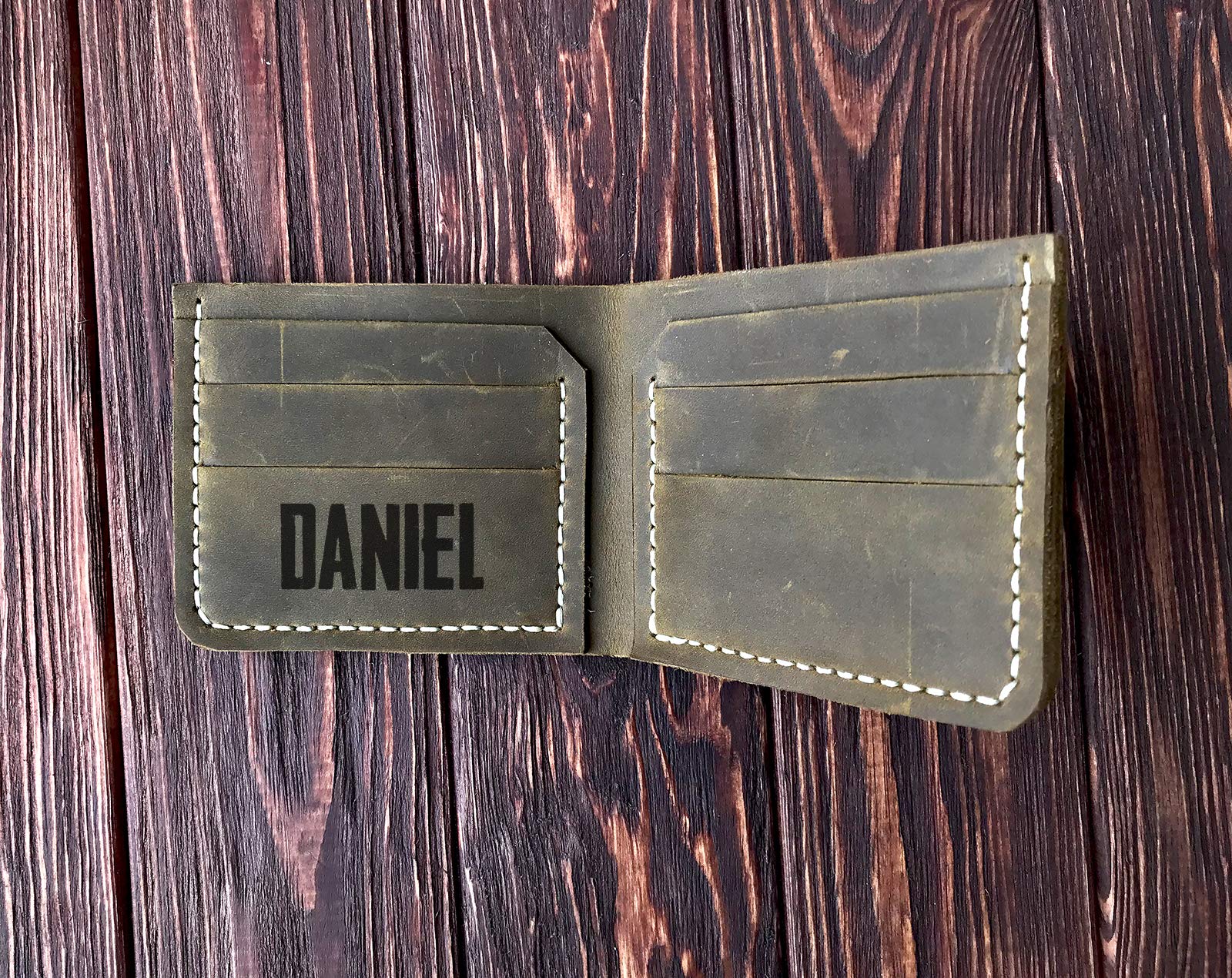 The Last of Us Part II Leather Wallet for Men - Ellie's Tattoo Design Custom Handmade Gift for Gamers, Husband, Boyfriend | Durable Mens Wallet for Everyday Use & Gaming Conventions
