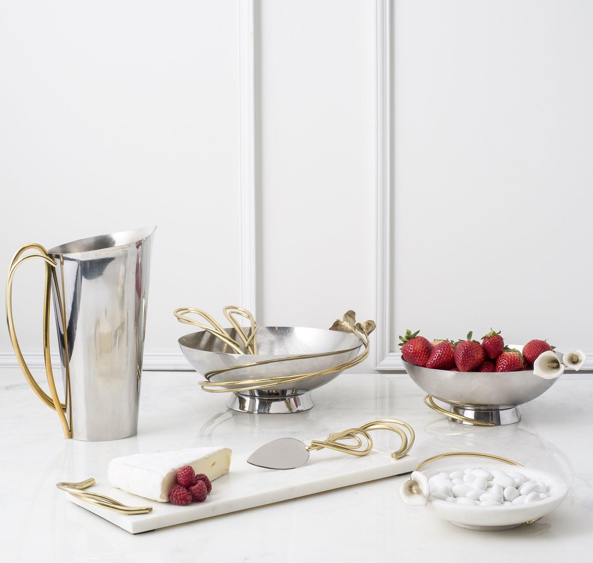 Elegant Calla Lily Small Cheese Board with Spreader - Perfect for Wine & Cheese Parties, Charcuterie, and Entertaining Gifts
