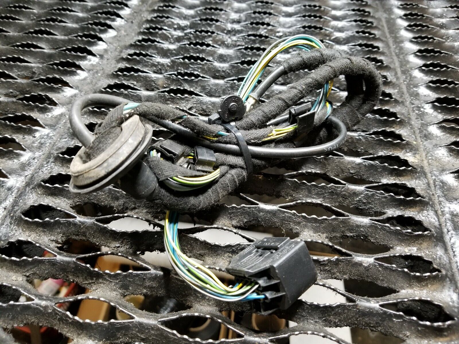 02 03 04 05 BMW 745i Right Rear Passenger Door Wiring Harness OEM - Perfect for Electrical Repairs & DIY Car Maintenance