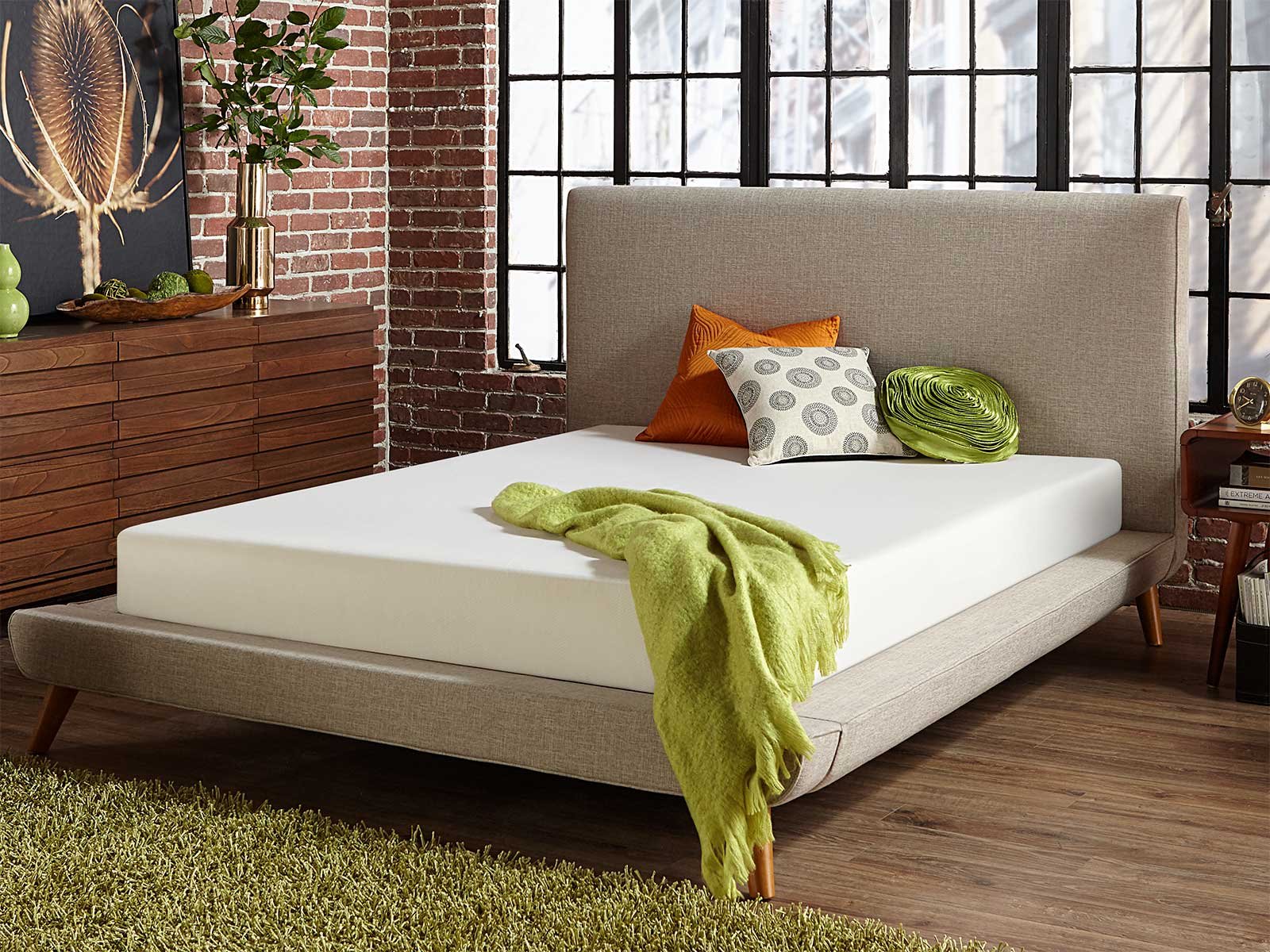 8 Inch Medium Firm Queen Size Memory Foam Mattress in a Box - Breathable Cool Plush Mattress with Firm Support - Perfect for Guest Rooms, Dorms & Small Spaces