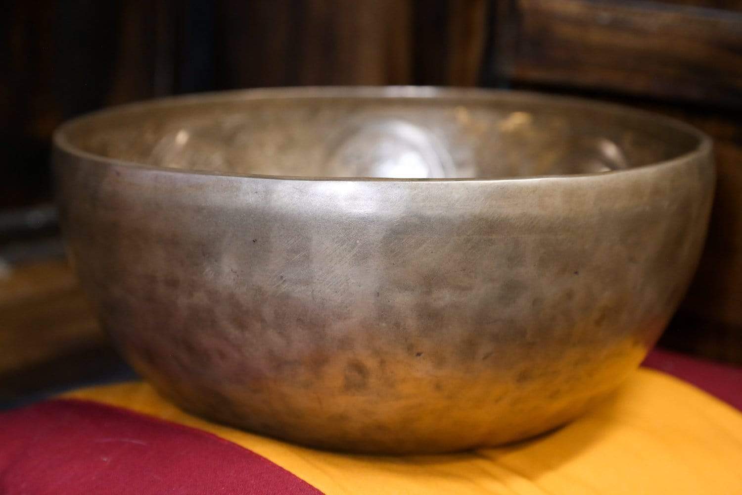 Authentic Green Tara Etched Tibetan Singing Bowl - Handcrafted Meditation & Healing Instrument for Yoga, Sound Therapy & Mindfulness Practice