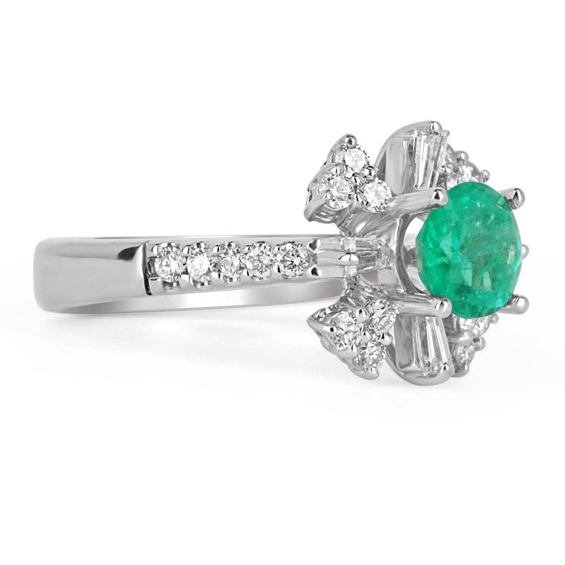 1.50tcw Colombian Emerald & Baguette Diamonds Cocktail Ring in 18K Gold - Elegant Jewelry for Parties, Weddings & Special Occasions