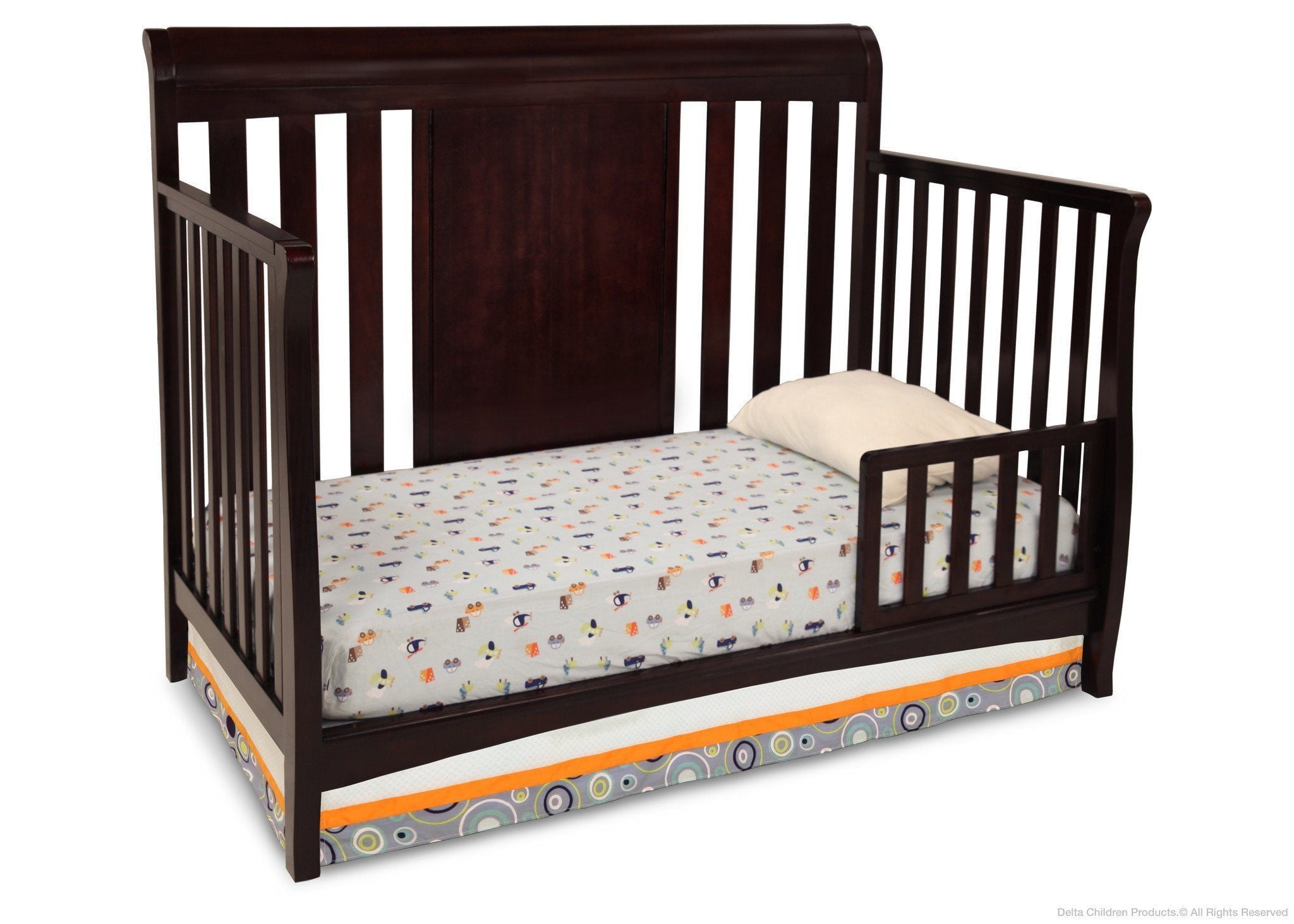 Bennington 4-in-1 Convertible Baby Crib with Sleigh Design - Nursery Bed for Newborn to Toddler - Perfect for Modern Nurseries and Daycare Centers