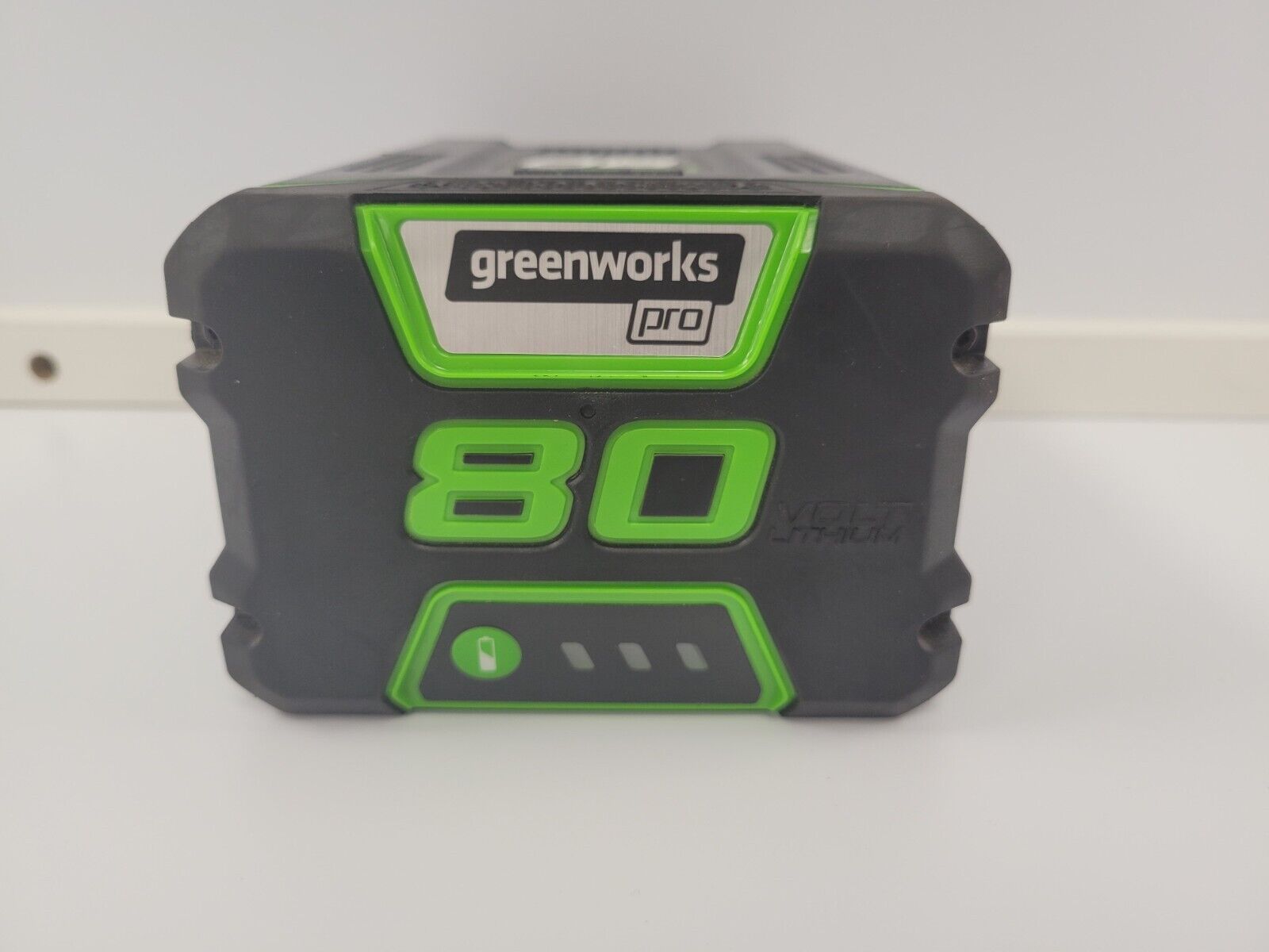 Greenworks 80V 2.5Ah Lithium-Ion Battery BAB726 - Compatible with Greenworks 80V Lawn Mowers, String Trimmers & Leaf Blowers - Perfect for Yard Maintenance & Landscaping