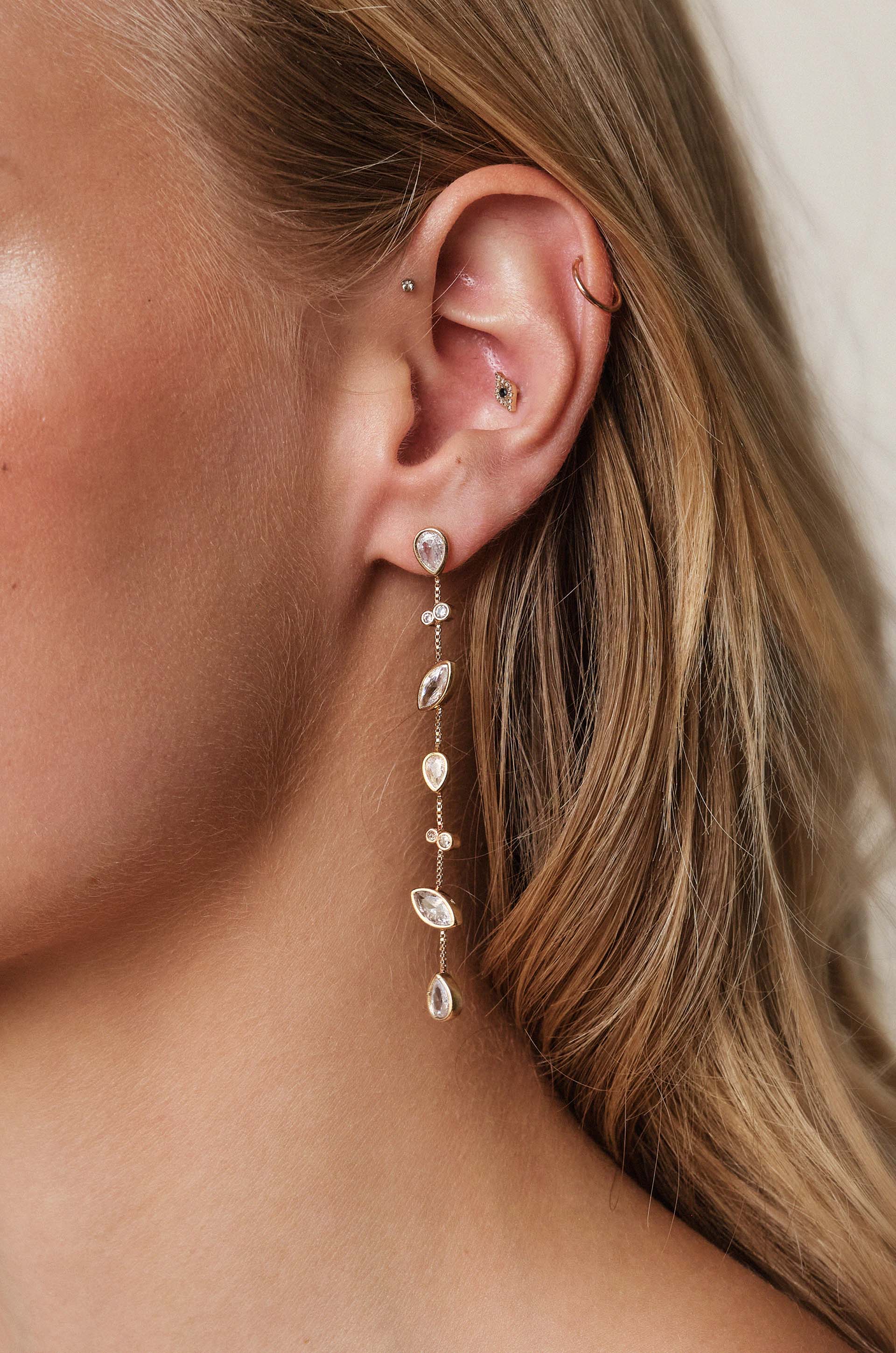 Elegant Falling Bezel Crystal Dangle Earrings for Women - Sparkling Fashion Jewelry for Party, Wedding & Evening Events