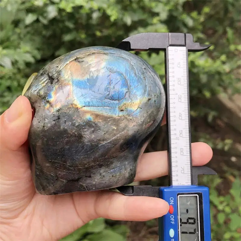 Natural Labradorite Stone Carved Alien Skull Statue - Healing Crystal Decor, Spiritual Gemstone Collection for Home Altar, Meditation Space & Gift Giving