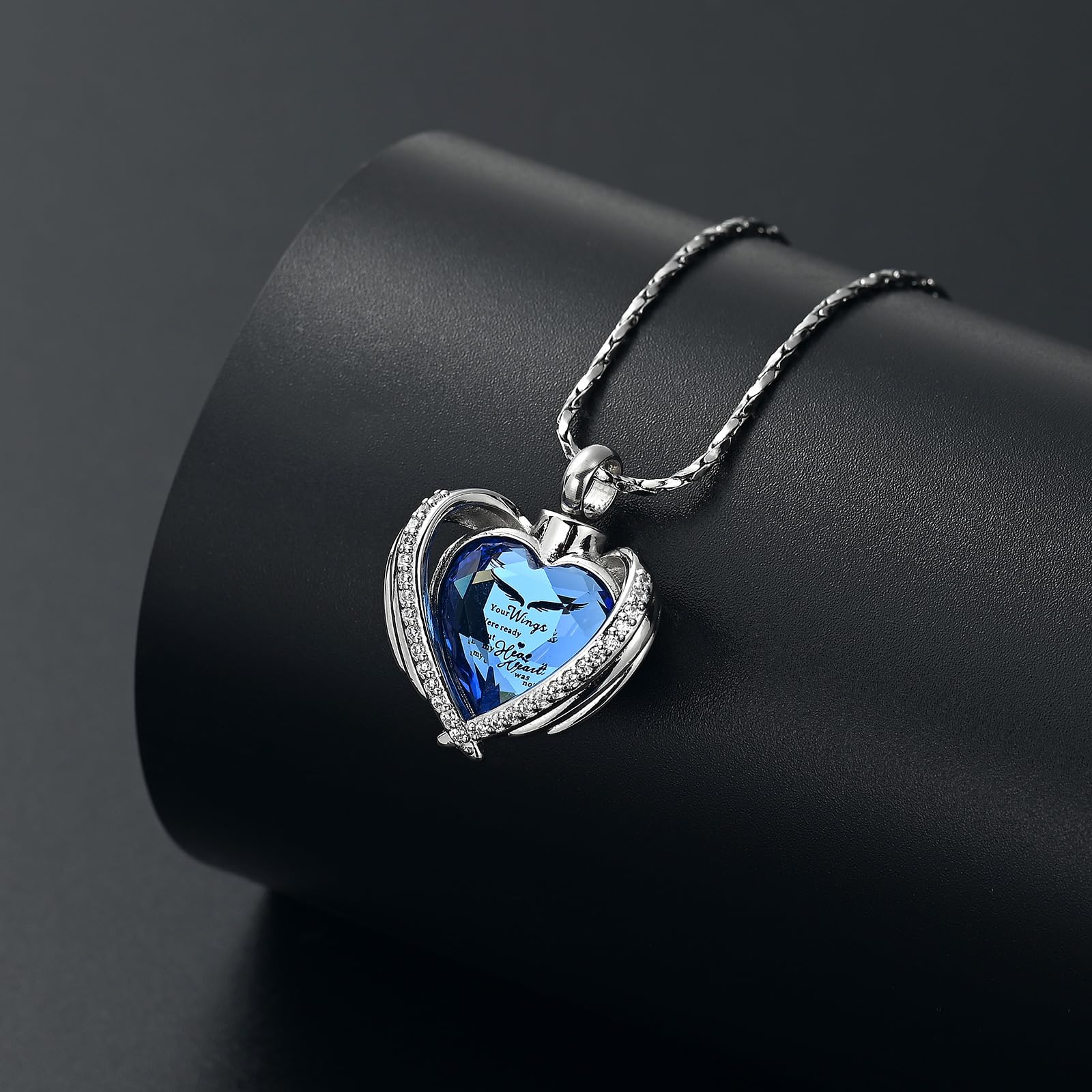 QGJNSGC Cremation Jewelry for Ashes - Elegant Crystal Heart Urn Pendant Necklace with Mini Memorial Keepsake Urn - Ashes Holder for Women - Perfect for Memorial Gifts, Funeral Keepsakes & Remembrance Jewelry