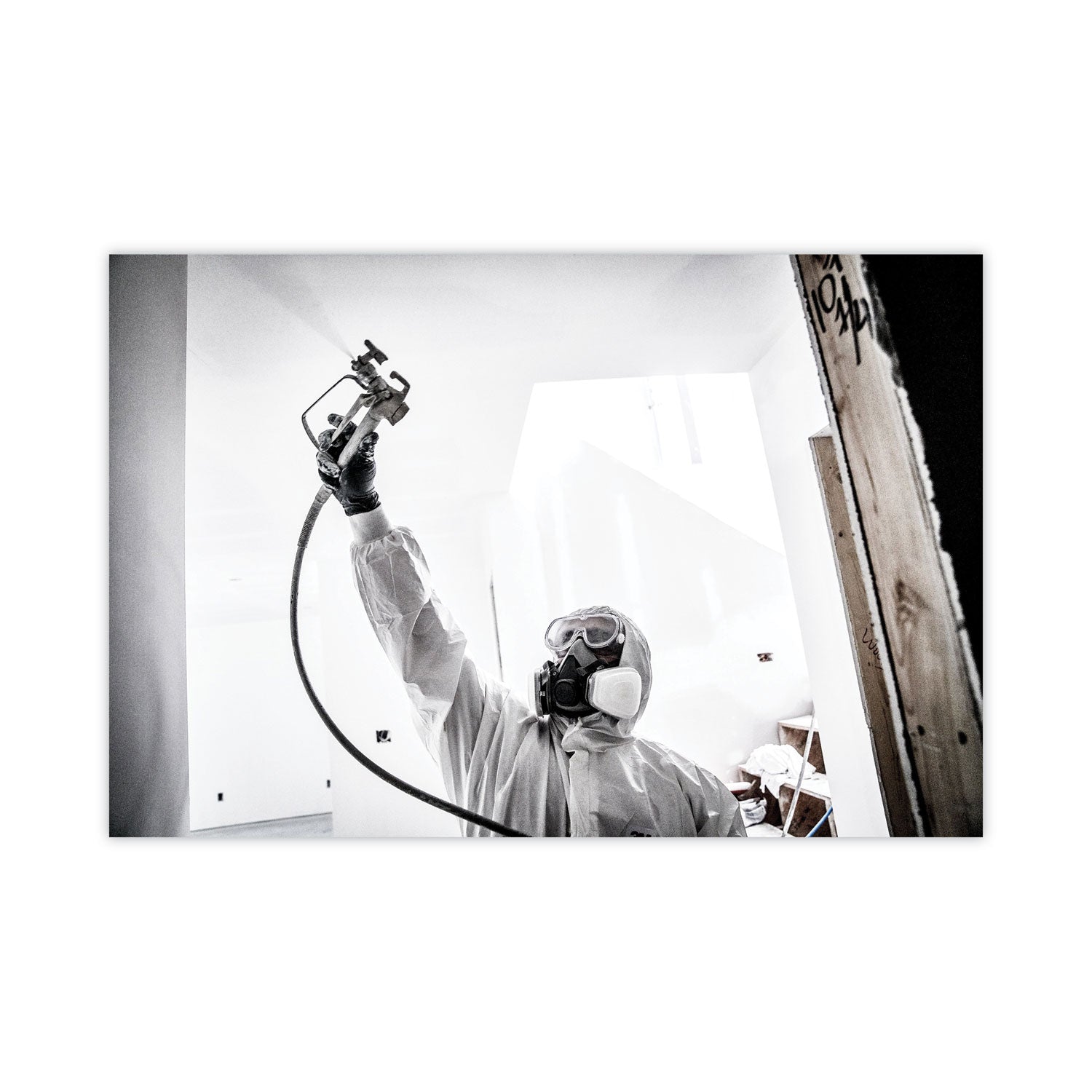 3M™ Half Facepiece Respirator for Paint Spray & Pesticide Protection - Small Size | Ideal for Painting, Woodworking & Agricultural Use