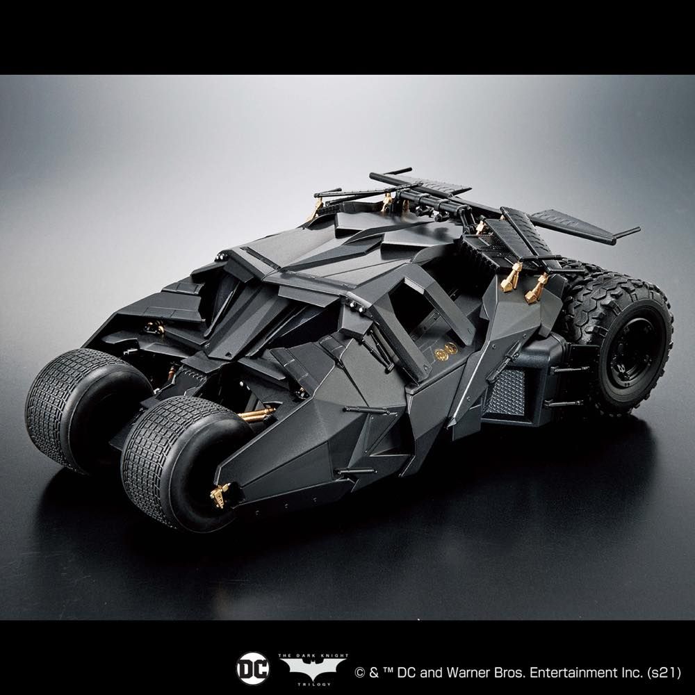 Bandai 1/35 The Dark Knight Trilogy Batmobile (Tumbler) Batman Begins Version Model Kit - Collectible DC Comics Movie Replica for Display & Action Scenes