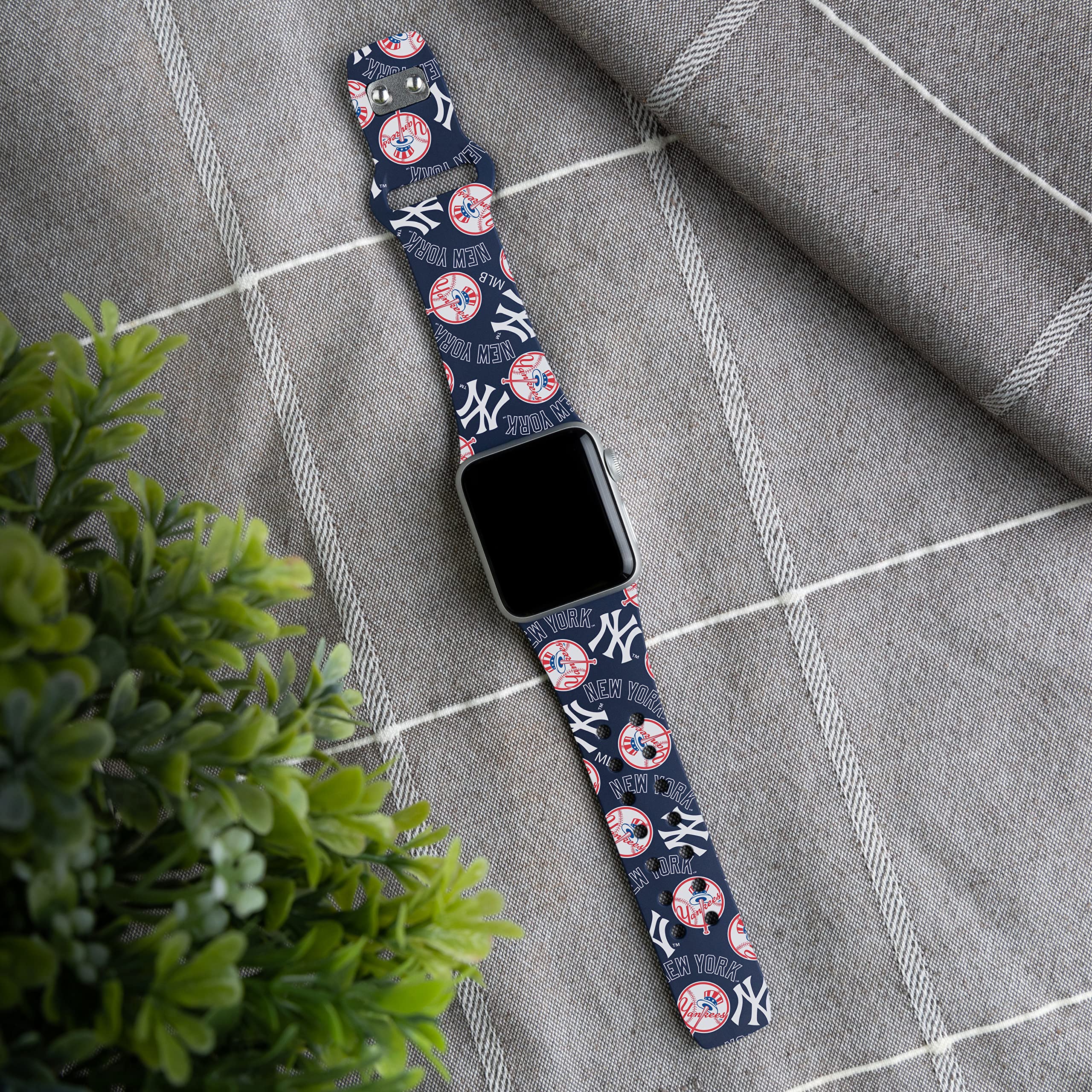 New York Yankees HD Apple Watch Band - Compatible with All Apple Watch Models - Perfect for Baseball Fans, Game Day & Sports Enthusiasts