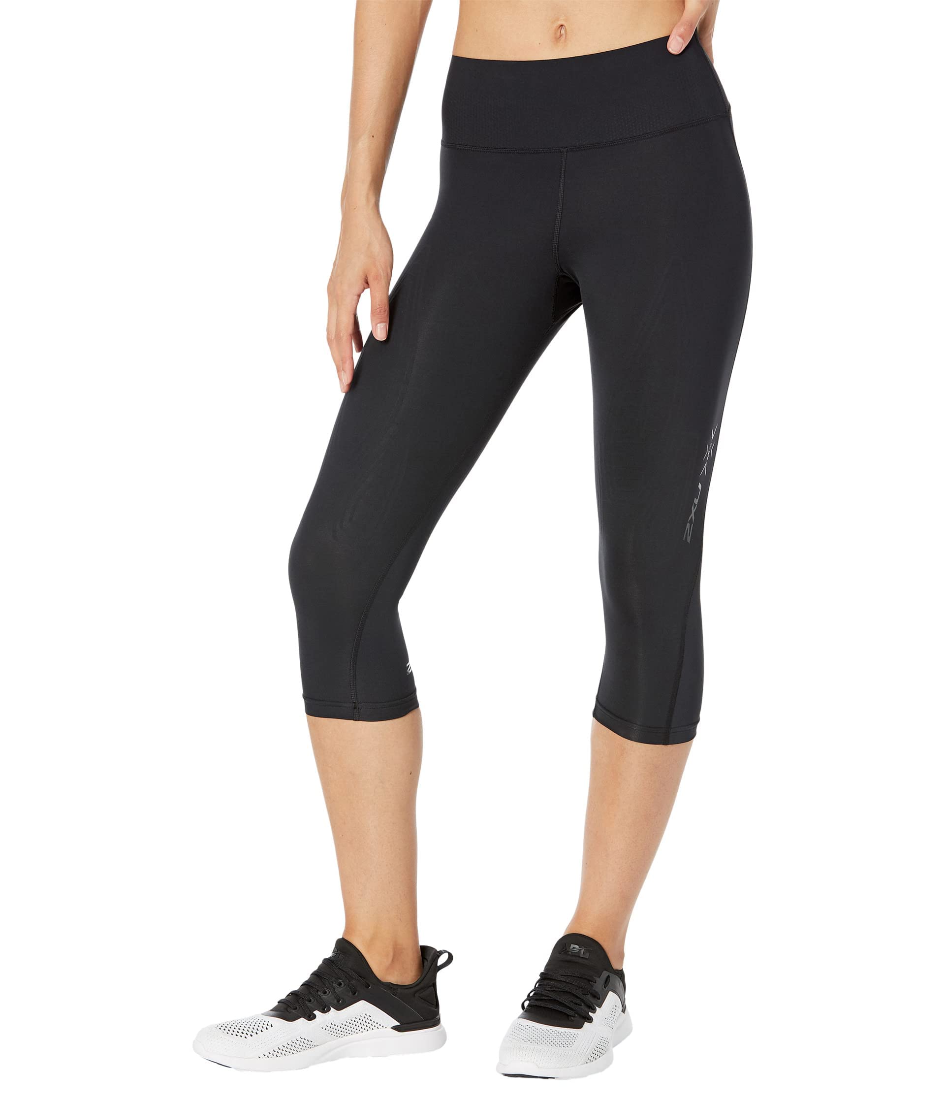 2XU Women's Force Mid-Rise Compression 3/4 Tights - High Performance Workout Leggings for Running, Yoga & Gym Training - Moisture Wicking & Muscle Support Activewear