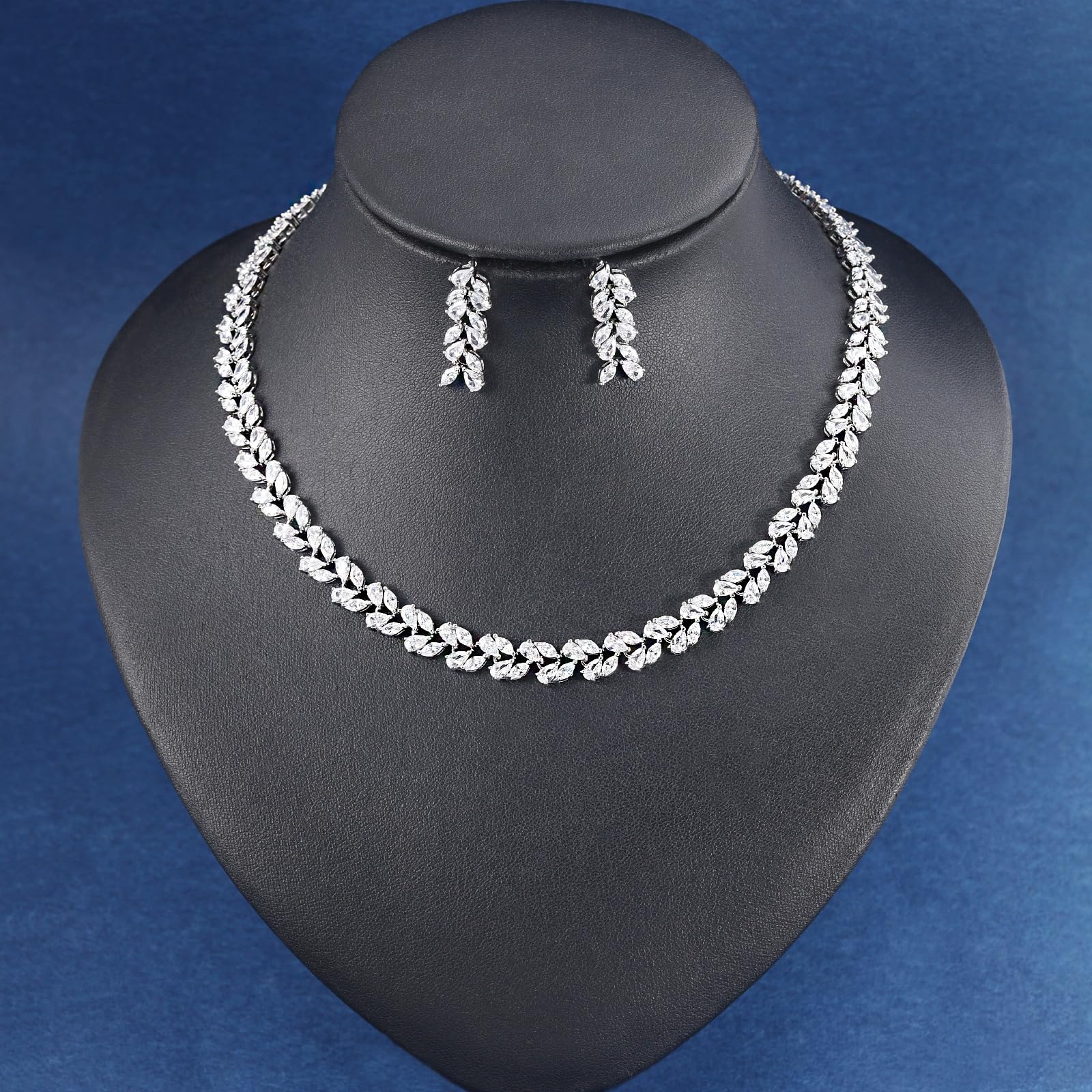 Elegant Silver Wedding Jewelry Set for Brides & Bridesmaids - Necklace & Earrings Set in White Gold - Perfect for Weddings, Proms & Formal Events