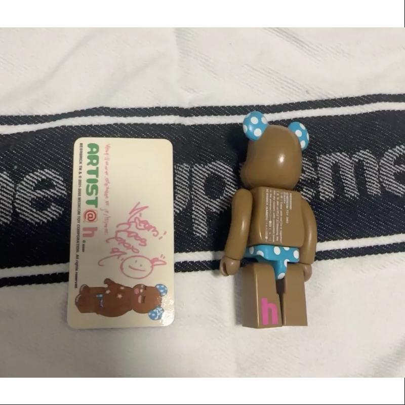 Bearbrick Series 6 ARTIST Hitomi 100% Collectible Vinyl Figure - Limited Edition Japanese Designer Toy for Display & Gift Giving - Perfect for Anime Fans, Art Collectors & Home Decor