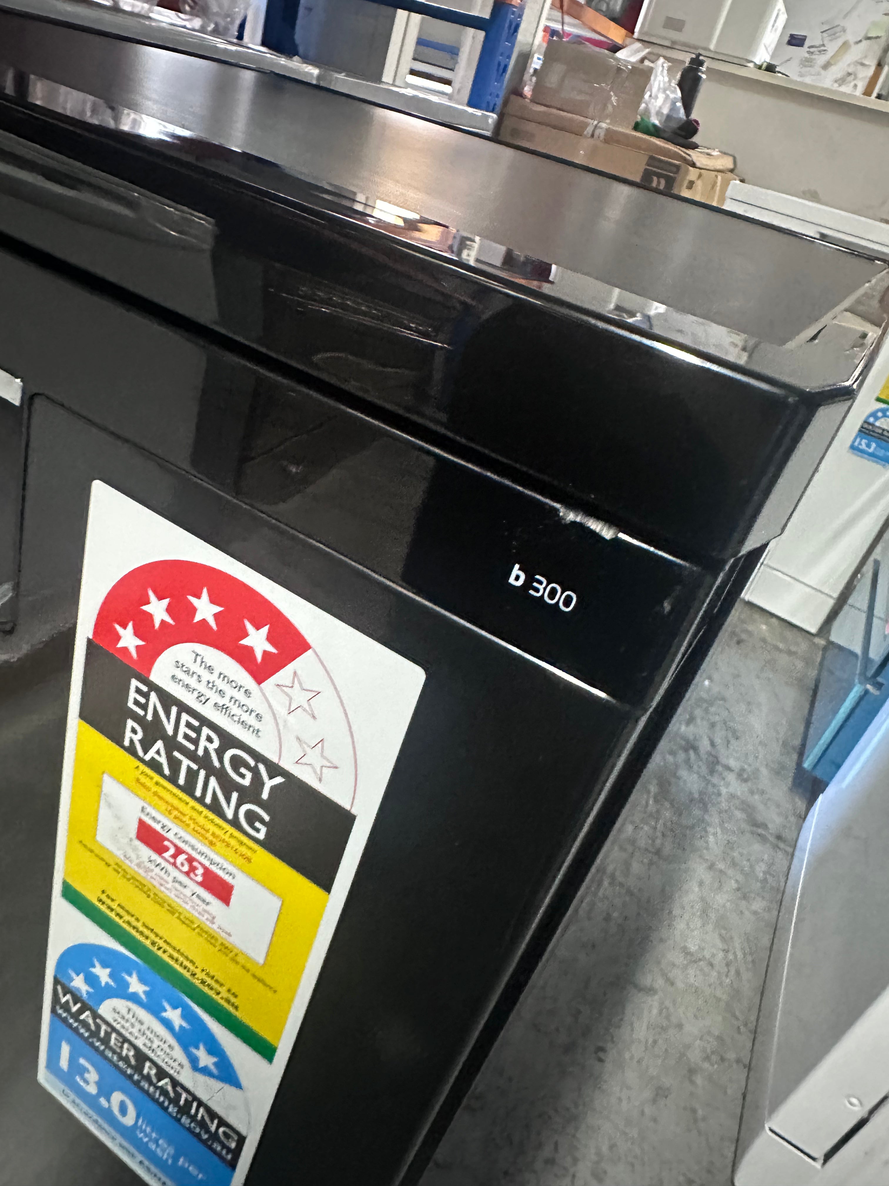 Beko BDFB1630B 16 Place Setting Freestanding Dishwasher in Glossy Black - Factory Second | Energy Efficient Dishwasher for Large Families & Entertaining | Perfect for Kitchens, Restaurants & Catering Businesses