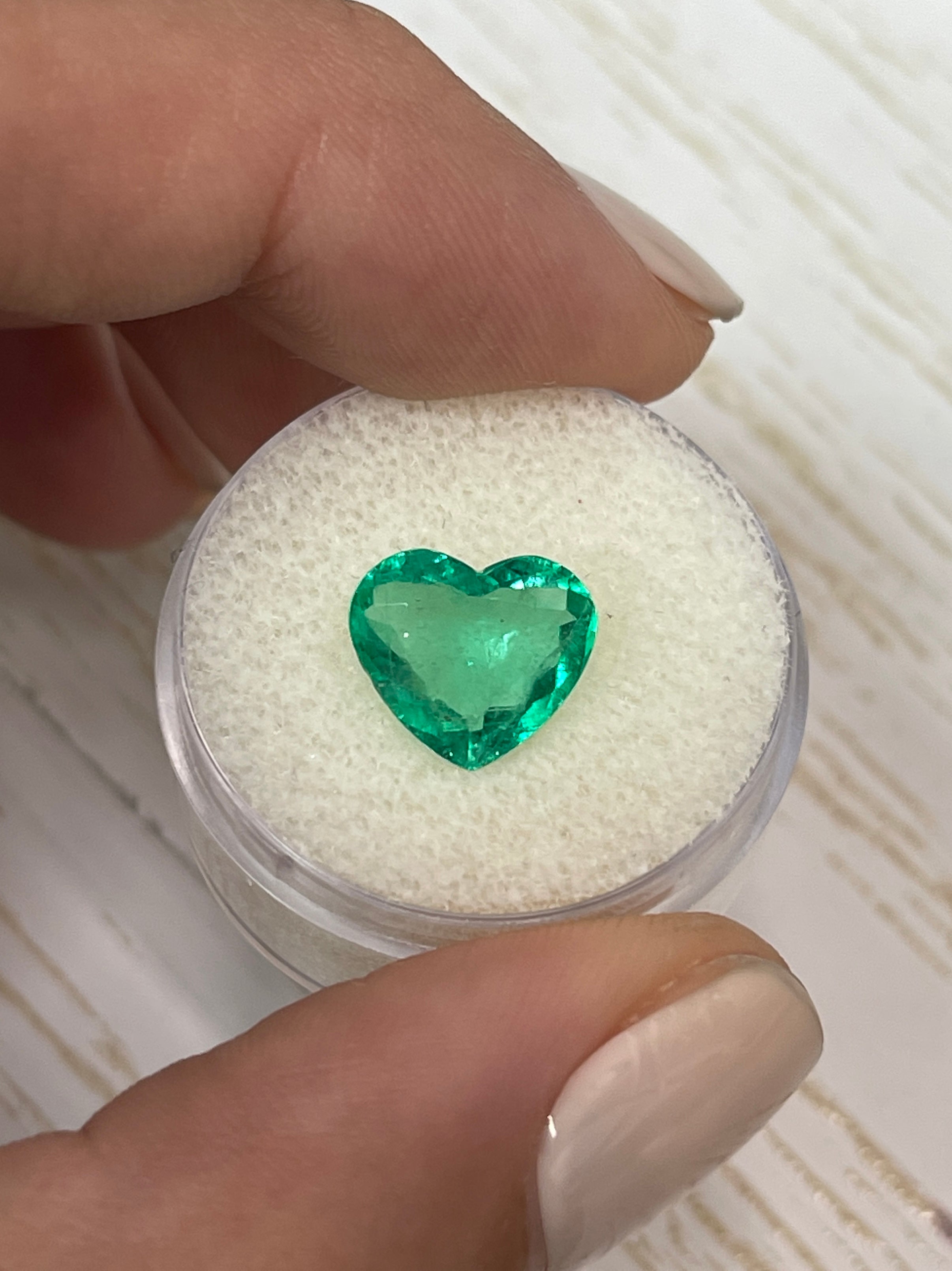 3.21 Carat Natural Colombian Emerald Loose Gemstone - Heart Cut, Spring Green Color for Jewelry Making, Engagement Rings & Fine Jewelry