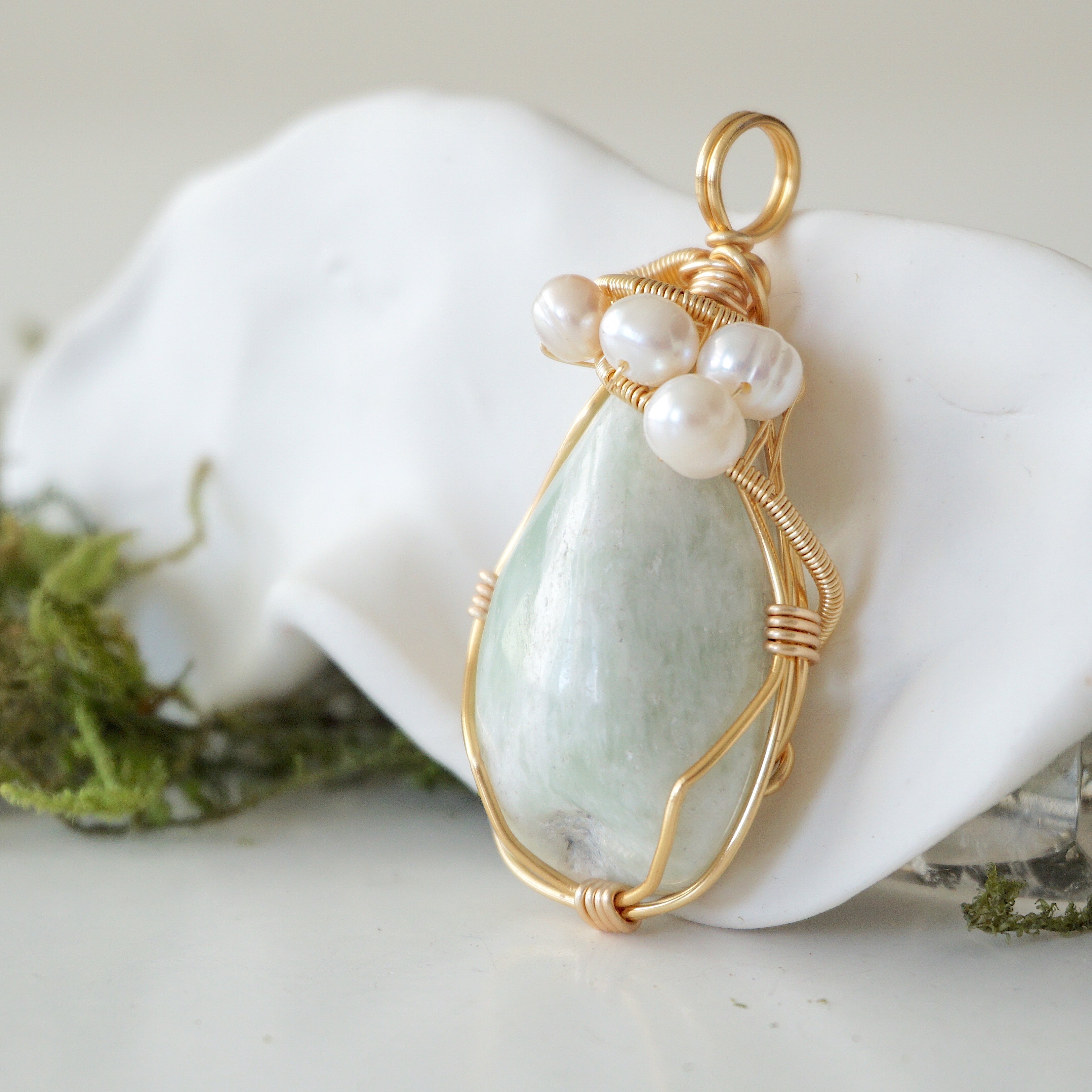 Elegant Jade and Pearl Necklace - 18K Gold Plated Women's Jewelry for Wedding, Party & Special Occasions