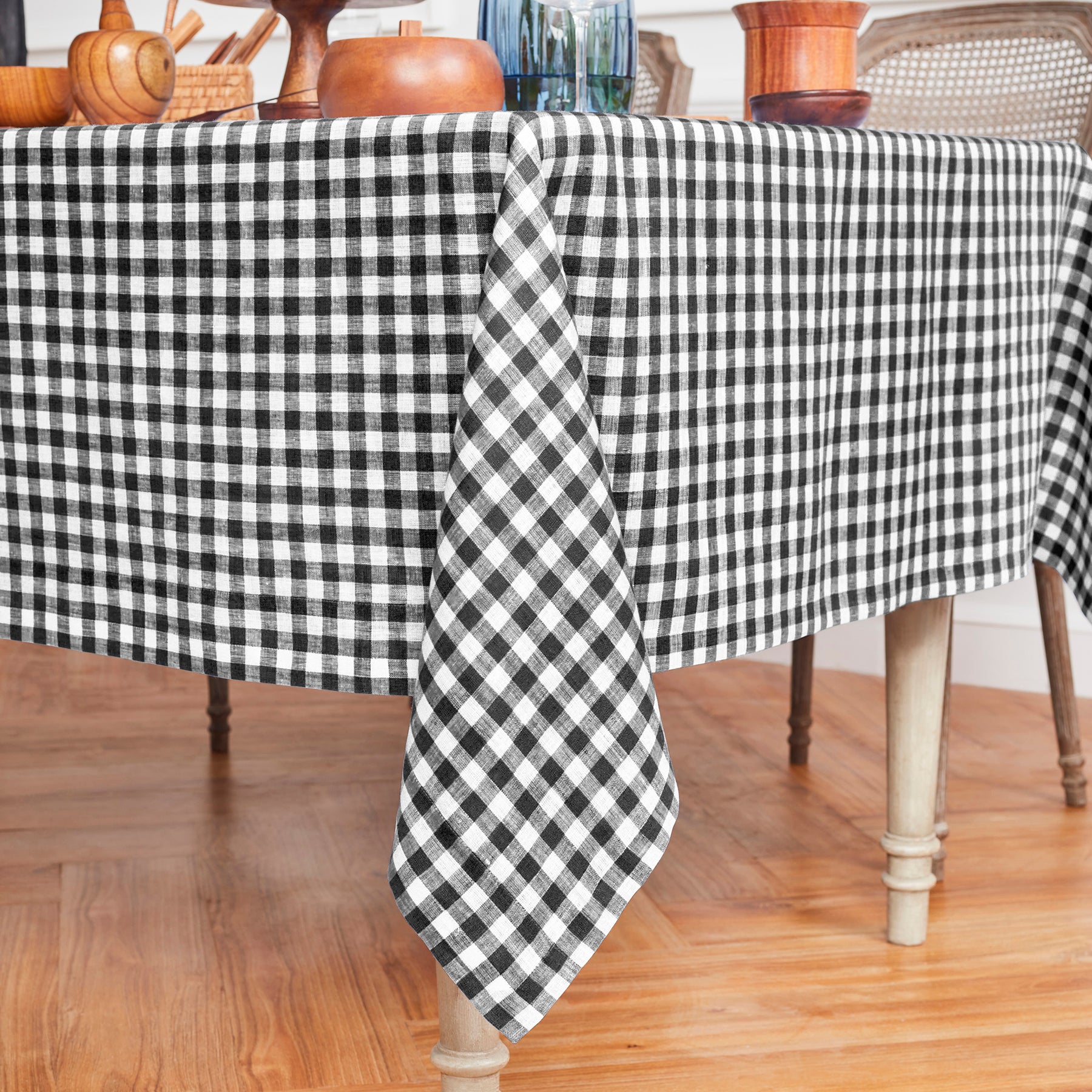Stylish Red and White Checkered Gingham Tablecloth - Perfect for Picnics, BBQs, and Outdoor Dining