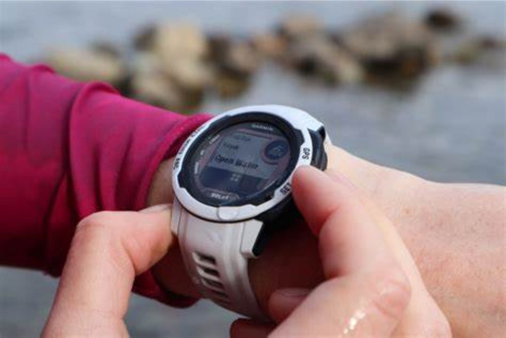 Garmin Instinct 2 Solar Smartwatch with SOS Detection - Rugged GPS Watch for Outdoor Adventures, Hiking & Fitness Tracking