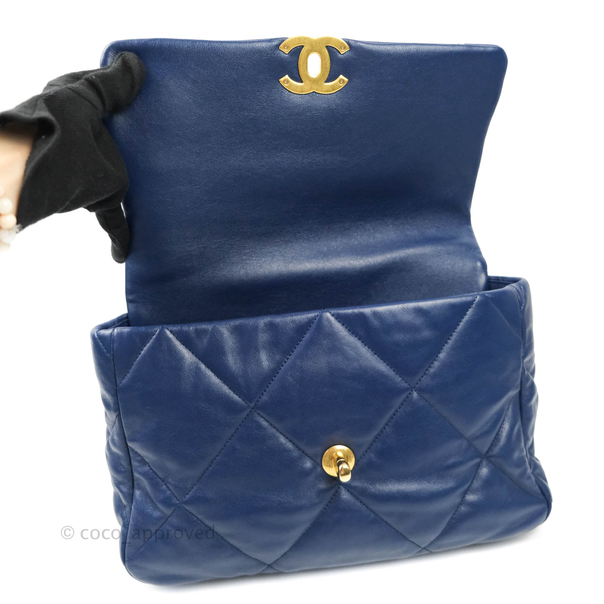 Chanel 19 Medium Flap Bag in Blue Goatskin Leather with Mixed Hardware - Perfect for Everyday Luxury & Special Occasions