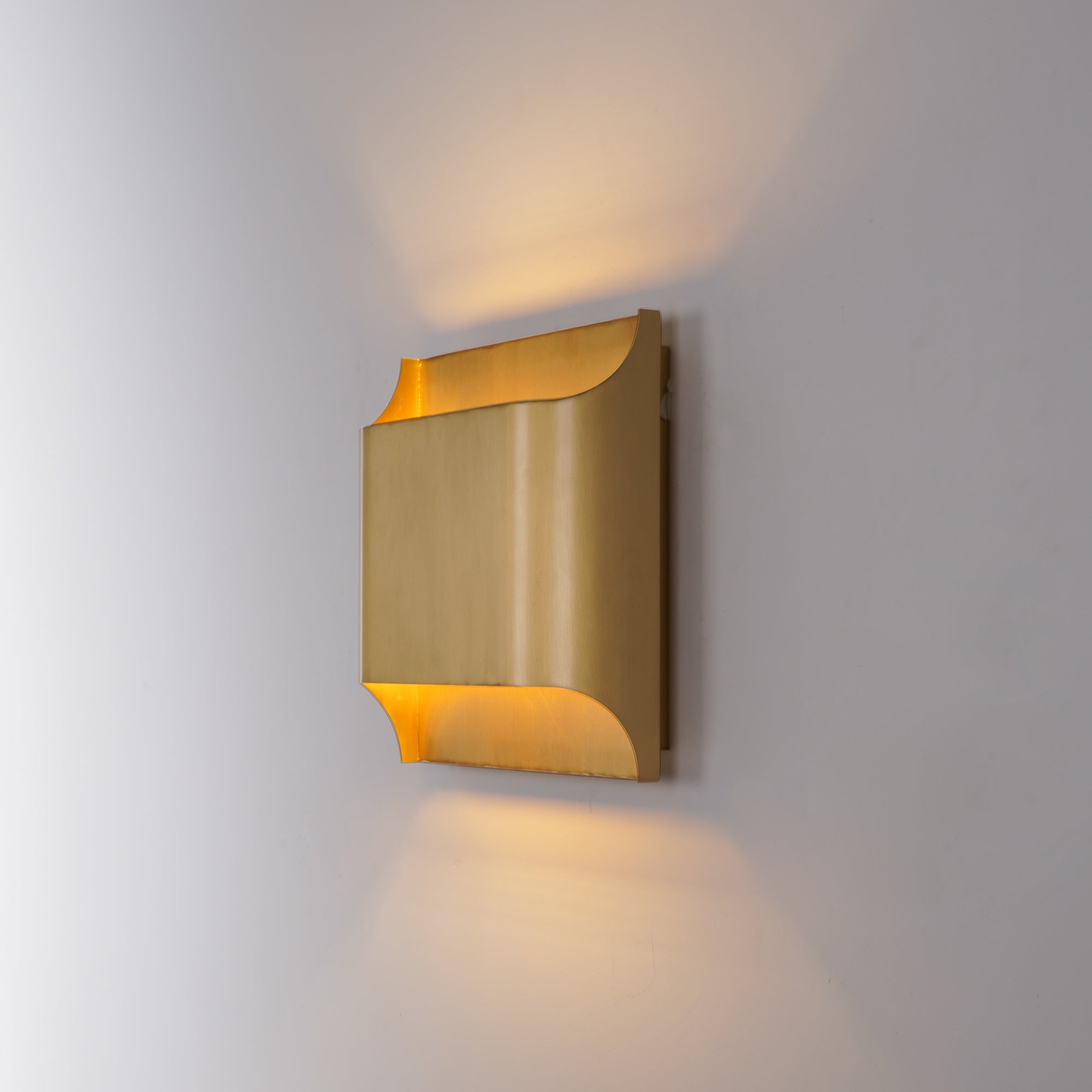 Leclerc Modern Wall Lamp - Sleek & Stylish LED Sconce for Bedroom, Living Room, or Hallway Lighting