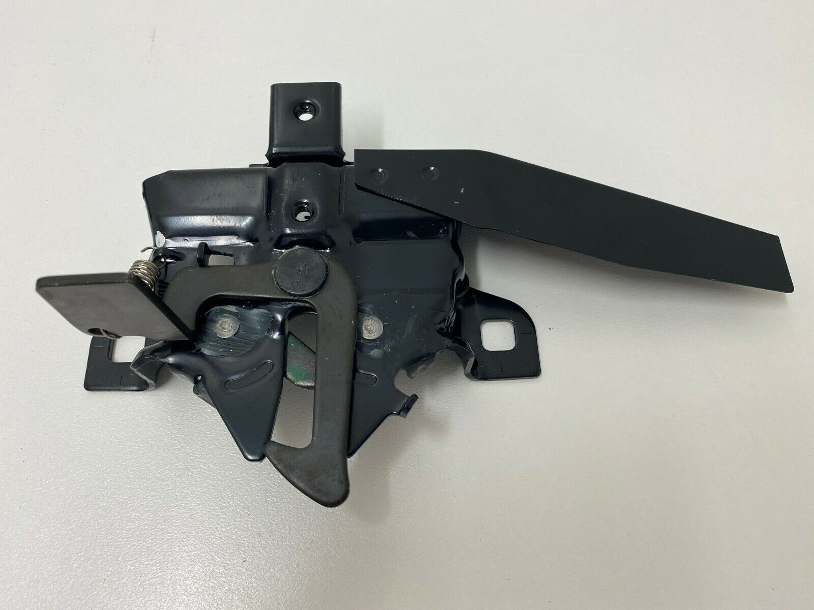 Genuine Holden Jackaroo Hood Lock Latch Assembly 1992-1997 - Replacement Part for SUV Hood Security | Perfect for Off-Road Adventures & Vehicle Maintenance