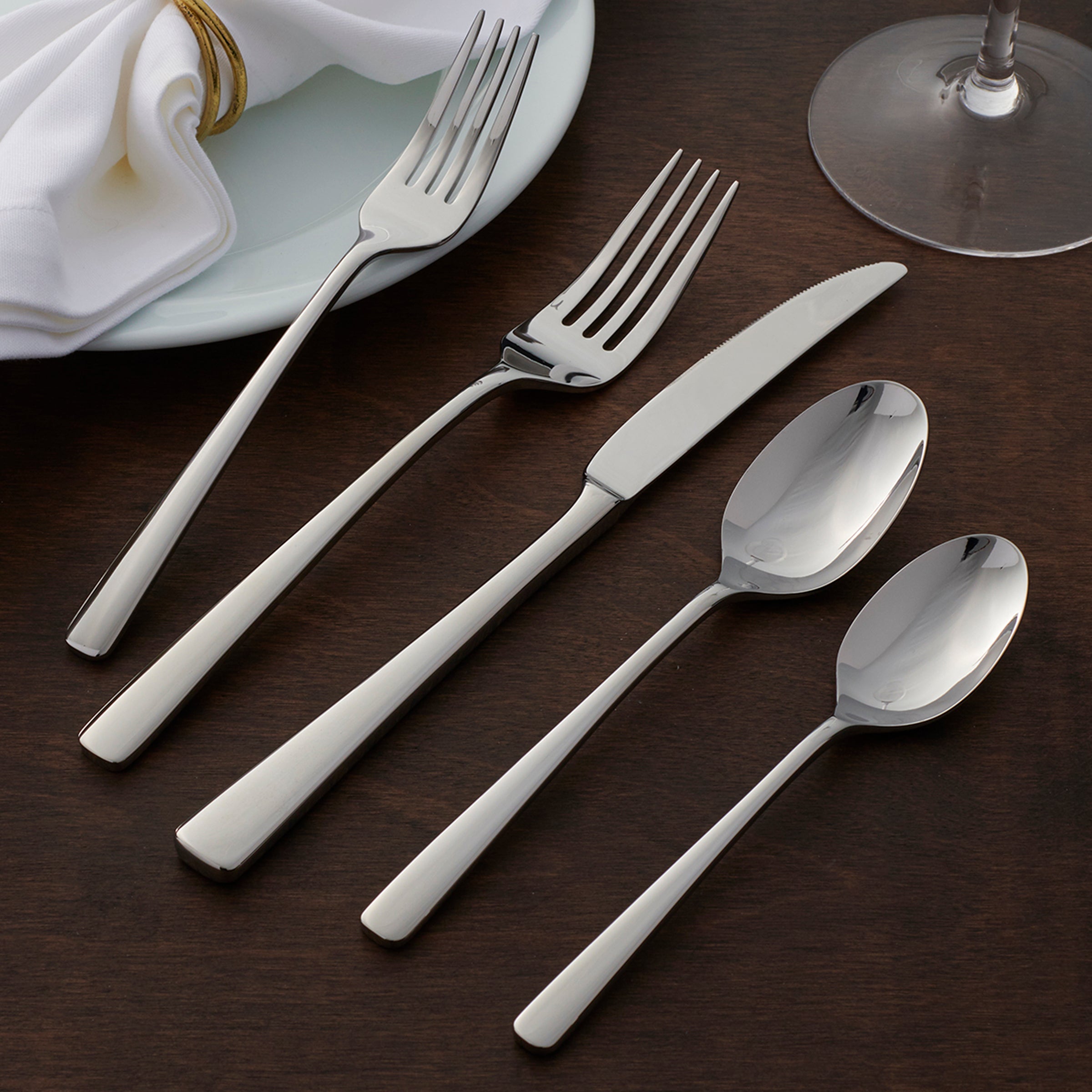 Premium 20-Piece Flatware Set - Stainless Steel Silverware for 4 - Elegant Dinnerware for Home, Restaurant & Special Occasions