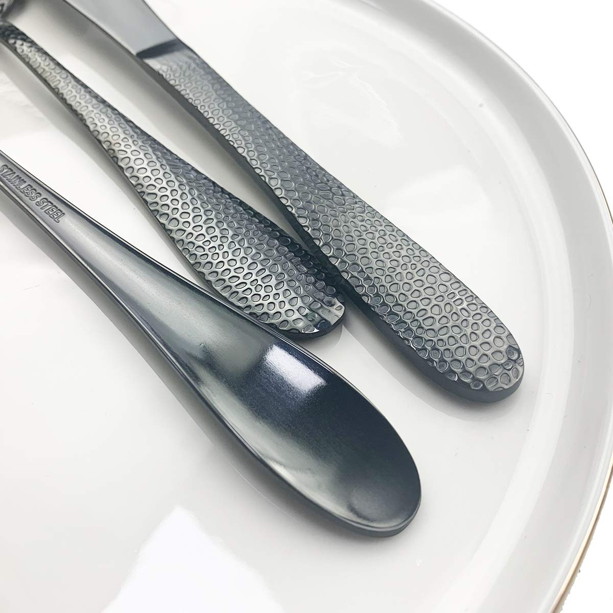 Premium 24-Piece Black Hammered Mirror Polished Flatware Set - Stainless Steel Silverware Cutlery Set for 6, Elegant Dining Utensils for Home Kitchen, Wedding Registry & Housewarming Gifts (Shiny Black) - Perfect for Formal Dinners, Holiday Entertaining & Special Occasions
