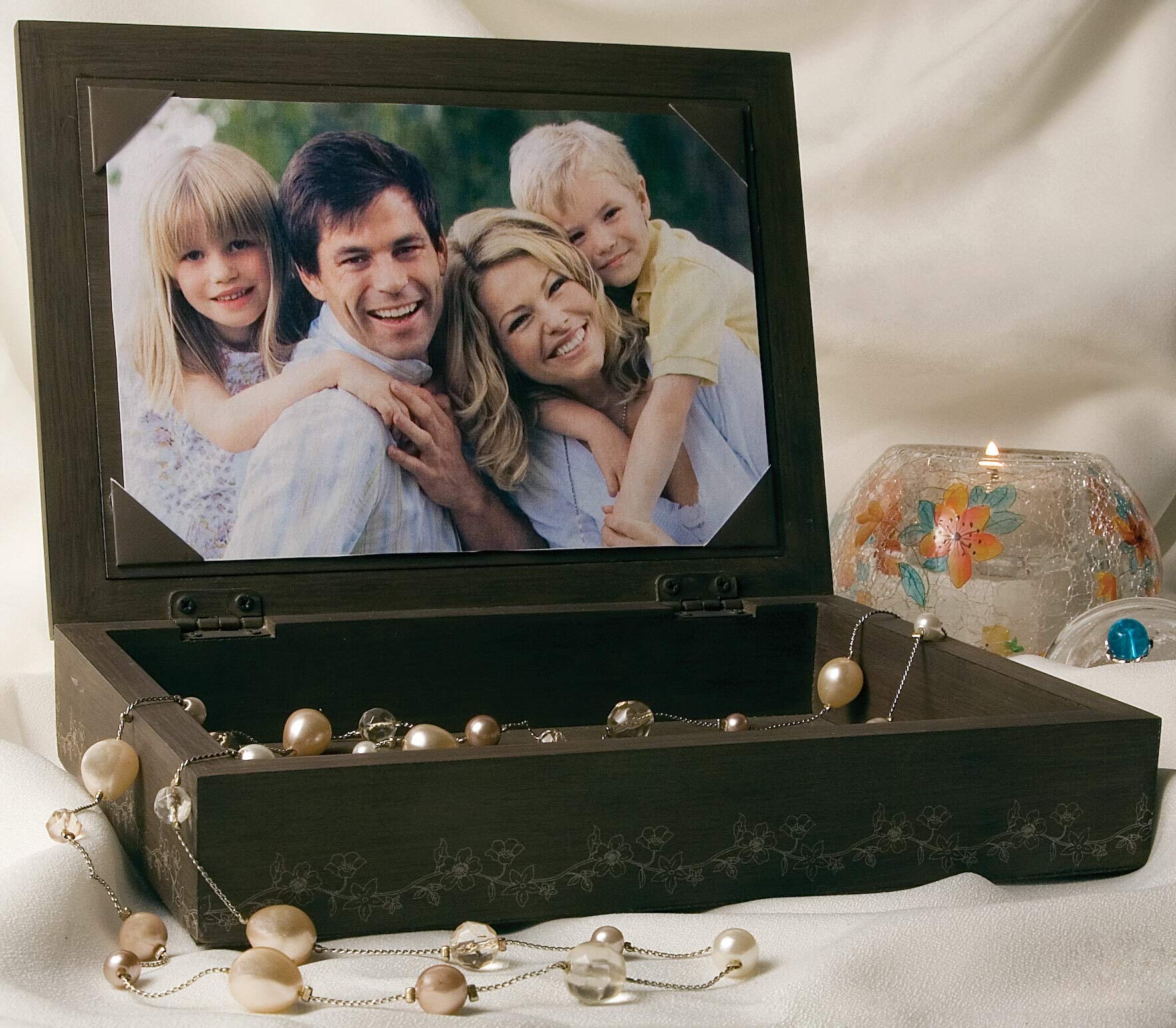 Las Familias 7.25x5.25 Keepsake Box - Perfect for Jewelry & Memories