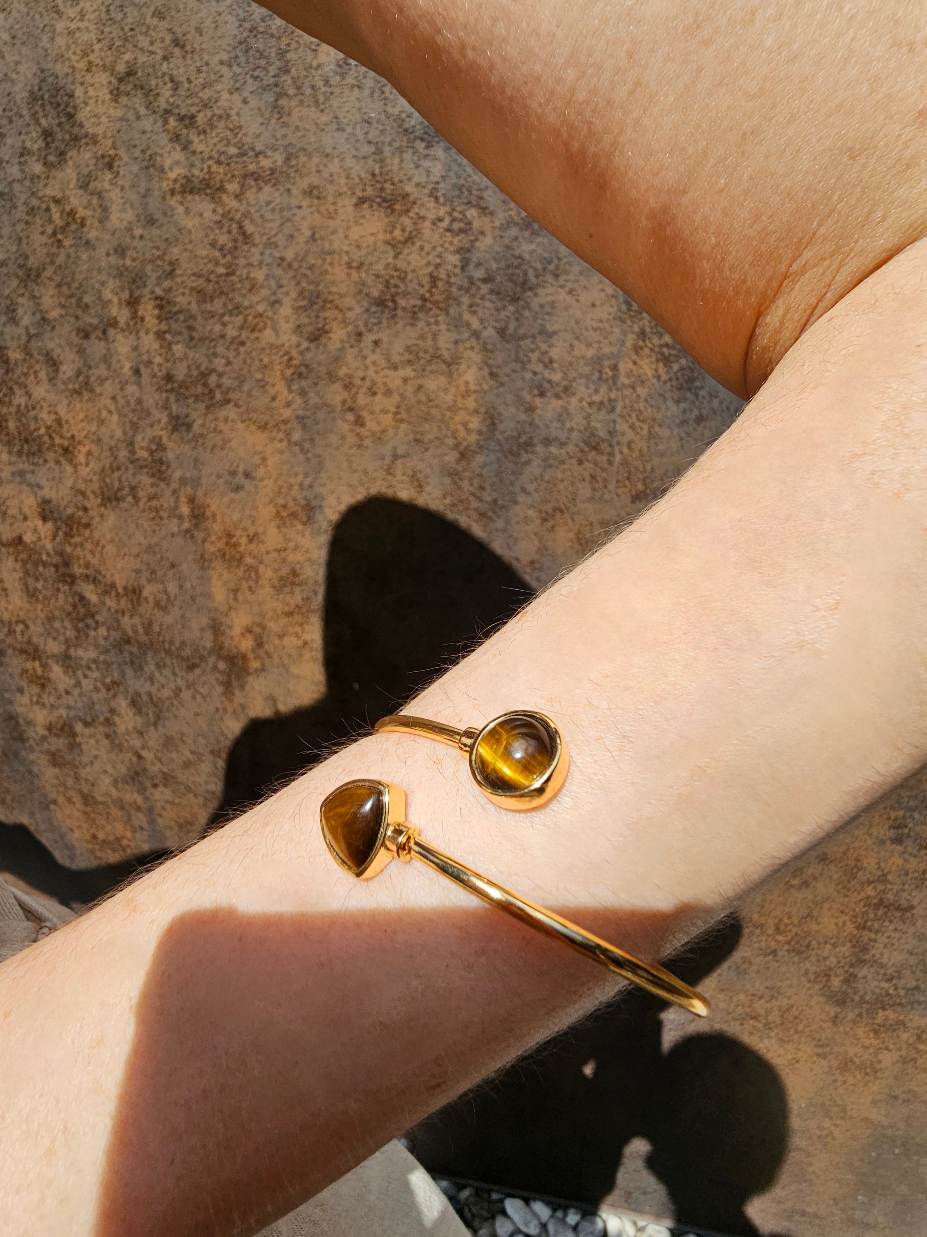 Natural Brown Tiger Eye Stone Bangle Bracelet for Women - Handmade Healing Crystal Jewelry for Protection & Good Luck - Perfect for Meditation, Yoga & Spiritual Gifts