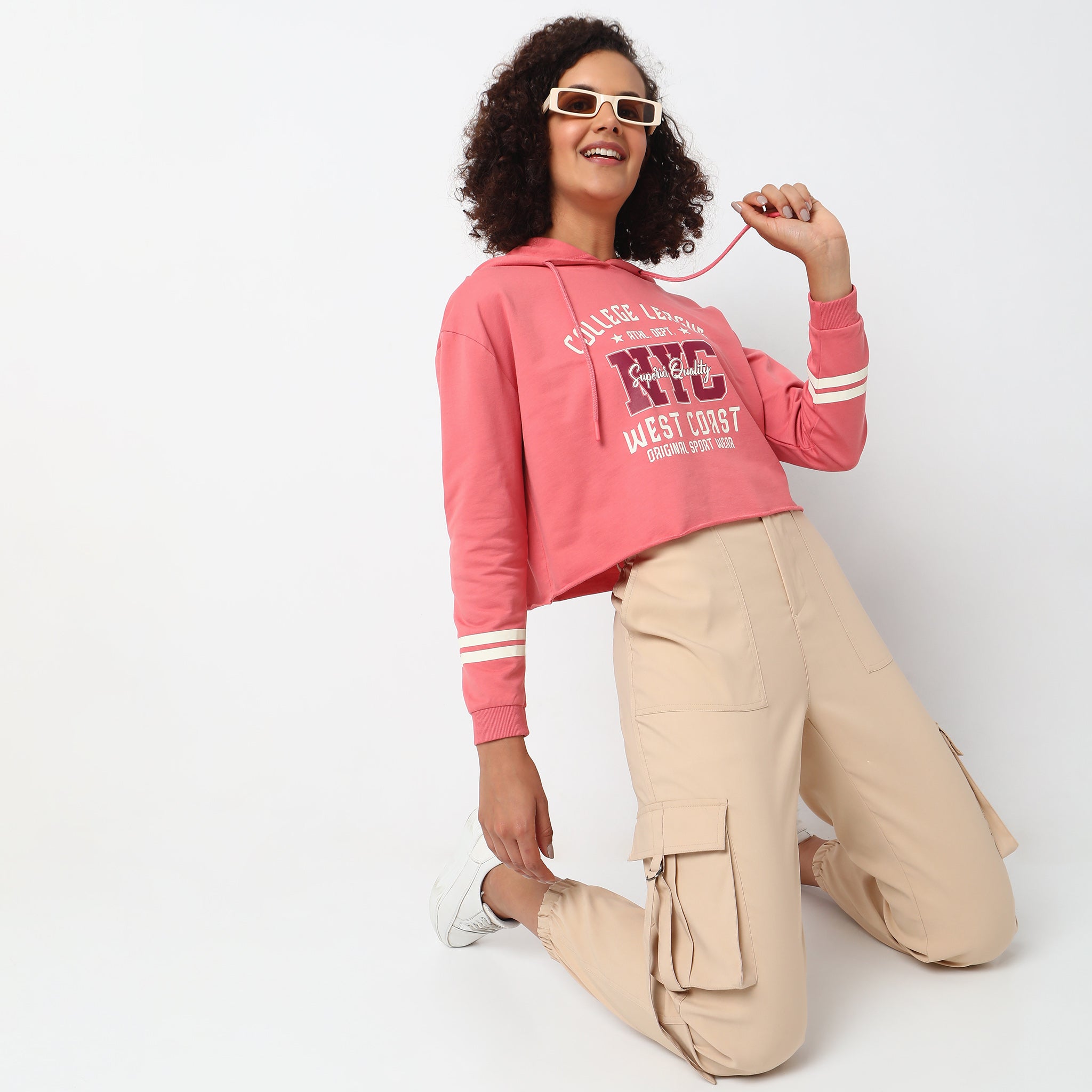 Stylish Boxy Fit Graphic Sweatshirt for Women | Trendy Oversized Pullover | Casual Streetwear & Loungewear | Perfect for Everyday Wear, Coffee Dates & Weekend Outings