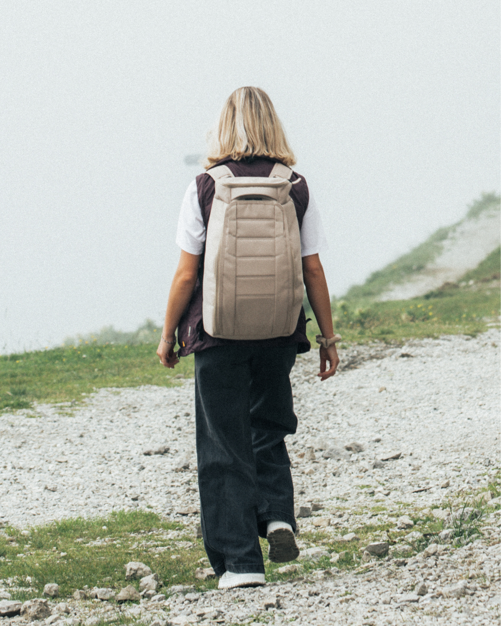 DB Journey Hugger Backpack 30L - Lightweight Travel Backpack for Hiking, Camping & Outdoor Adventures - Water-Resistant Daypack with Laptop Compartment