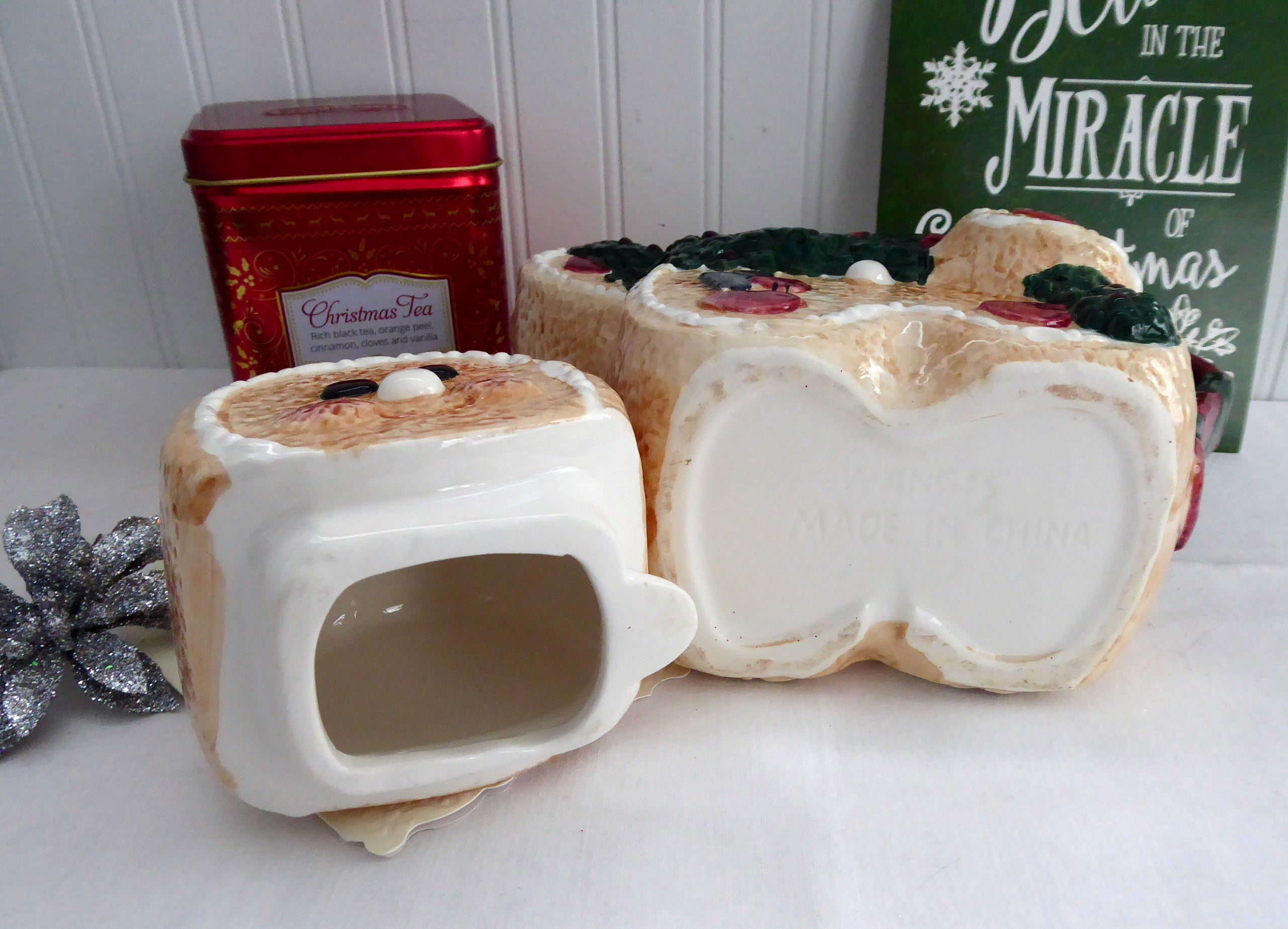 Large Hand-Painted Christmas Gingerbread Boy Ceramic Teapot - Holiday Gift for Tea Lovers, Perfect for Festive Gatherings & Cozy Winter Evenings