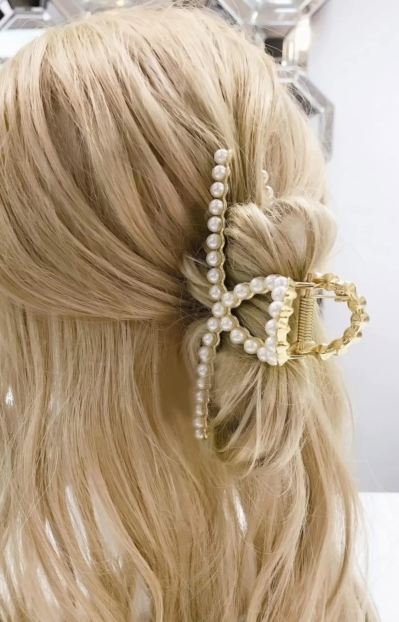 BellaStella Korean Style Large Pearl Hair Clutch Clip - Elegant Hair Accessories for Women & Girls (1 Pack) - Perfect for Weddings, Parties & Everyday Styling