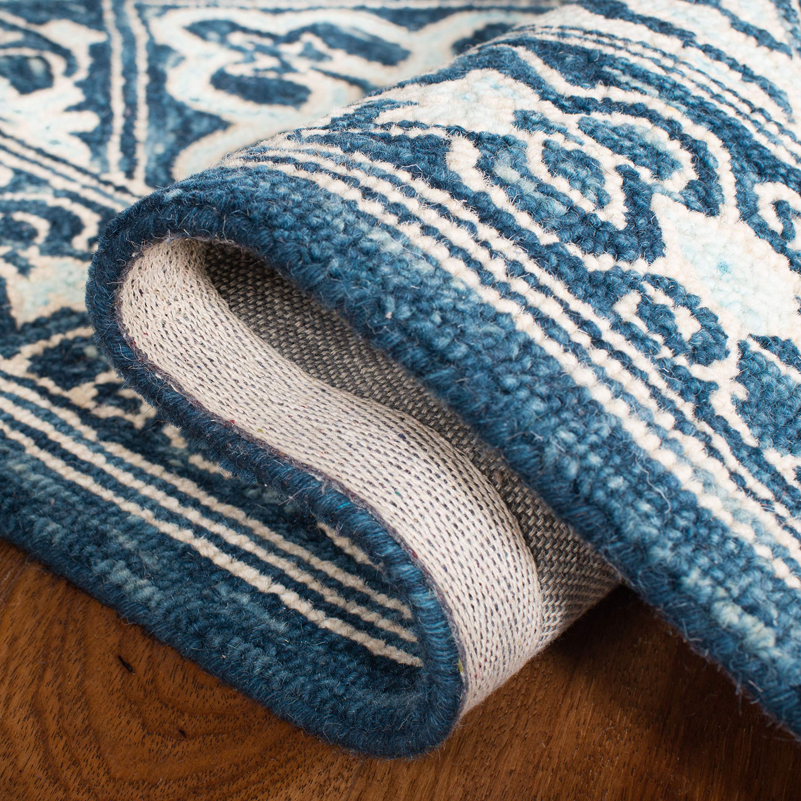 SAFAVIEH Trace Collection Handmade Wool Area Rug - 5' x 8' Navy & Light Blue, Non-Slip Living Room Rug, Bedroom Carpet for High Traffic Areas, Boho Chic Home Decor (TRC507N) - Perfect for Cozy Living Spaces & Guest Rooms