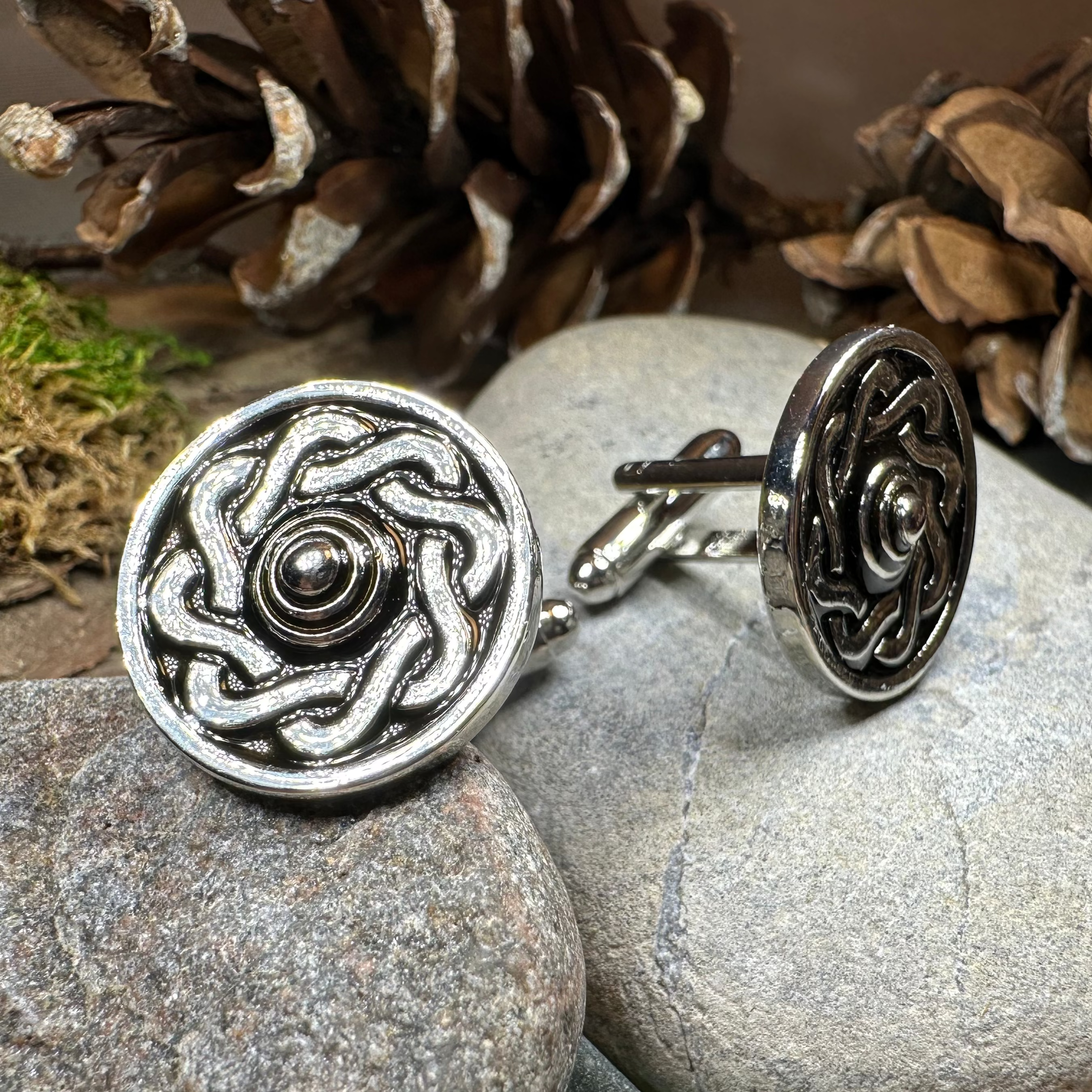Celtic Shield Cufflinks for Men - Stainless Steel Wedding & Formal Dress Accessories - Perfect for Groomsmen, Business Attire, and Special Occasions