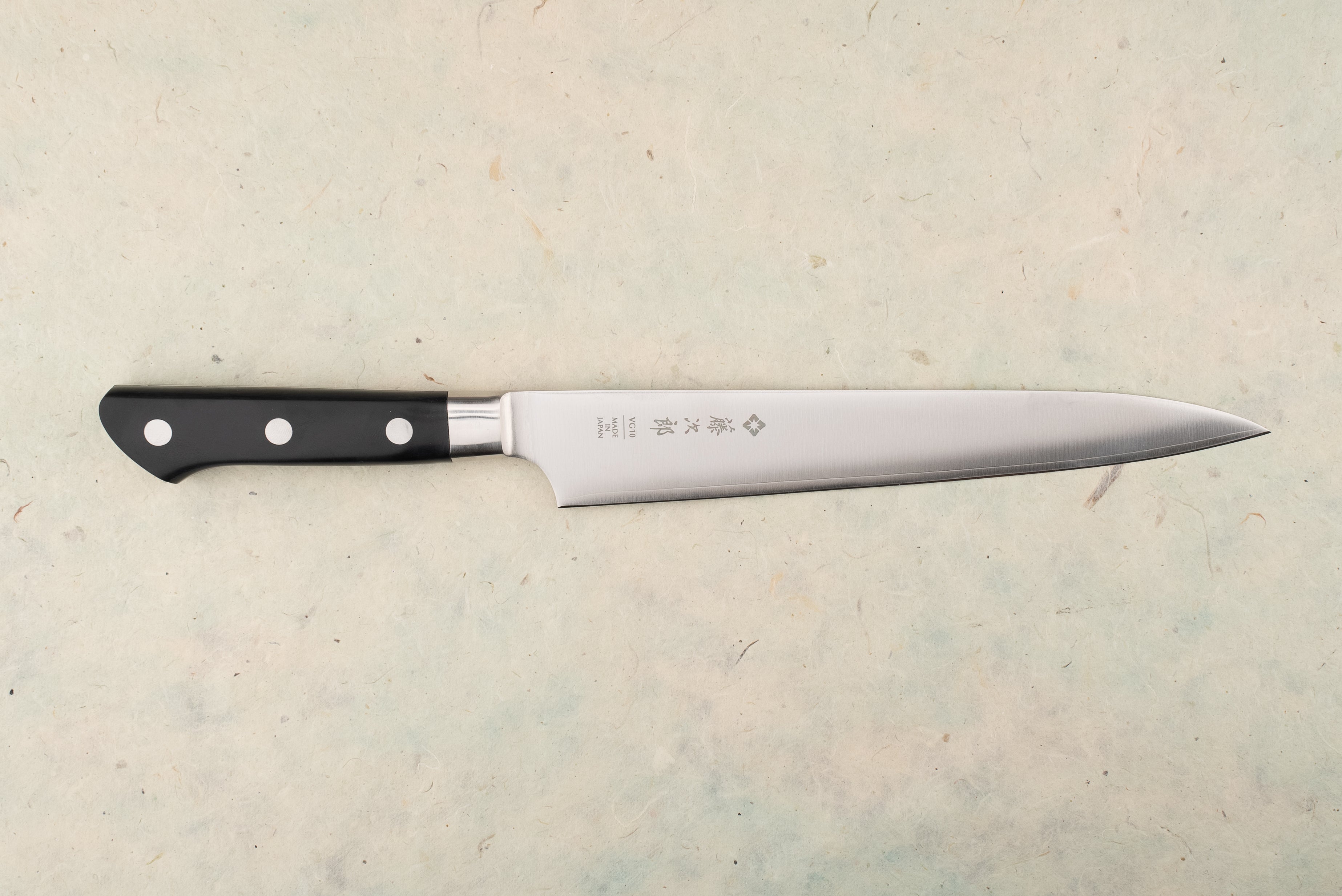TOJIRO CLASSIC 210mm Japanese High-Carbon Steel Carving Knife - Professional Chef Knife for Meat, Sushi & Vegetables - Perfect for Home Kitchens & Restaurant Use