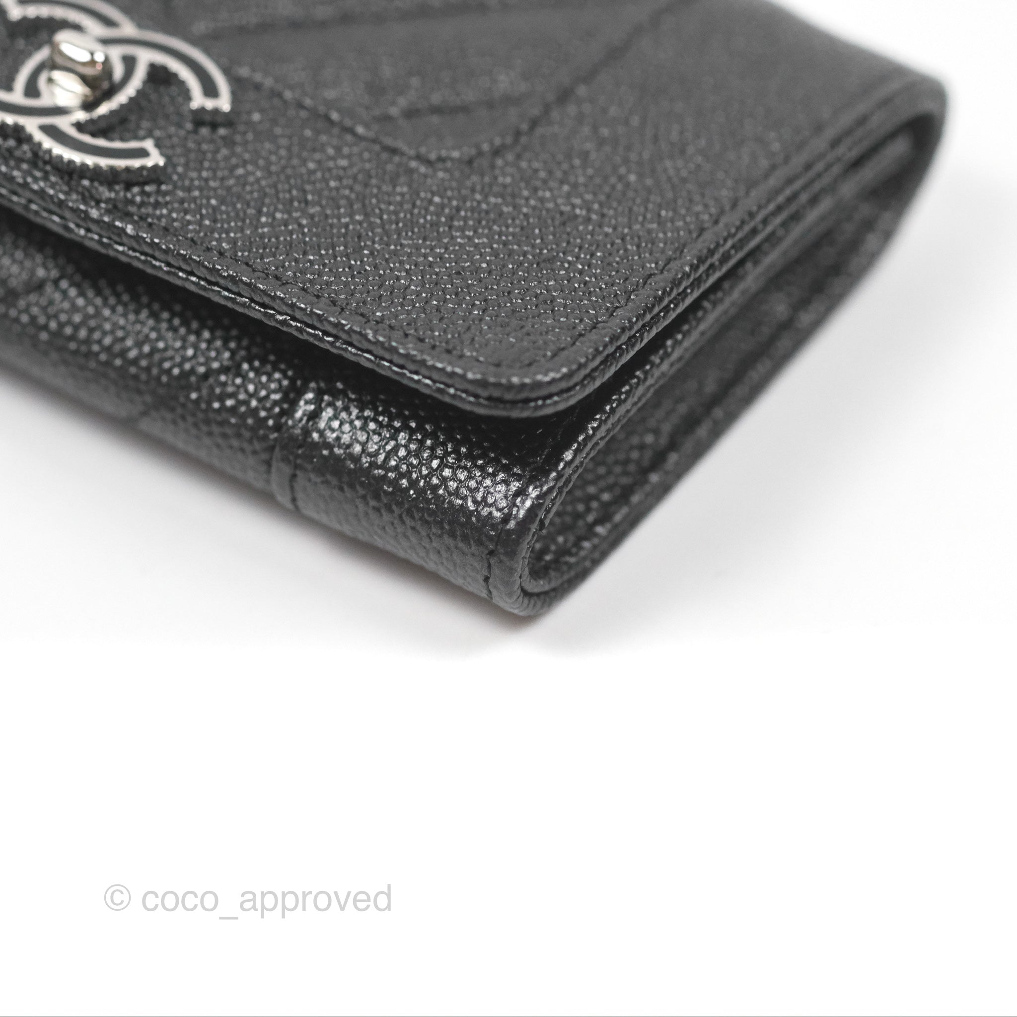 Chanel Chevron Mademoiselle Card Holder in Iridescent Black Caviar Leather with Silver Hardware - Perfect for Everyday Luxury & Compact Wallet Organization