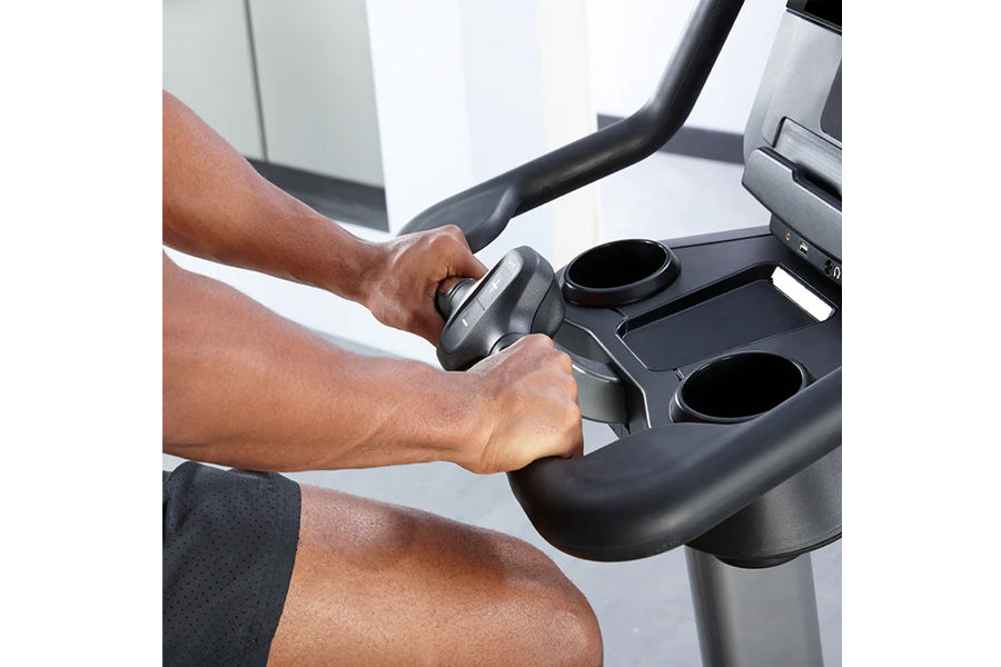 Life Fitness Club Series Plus Upright Lifecycle Bike with SE3 Console - Commercial Grade Exercise Bike for Home & Gym Use - Perfect for Cardio Workouts & Indoor Cycling Training