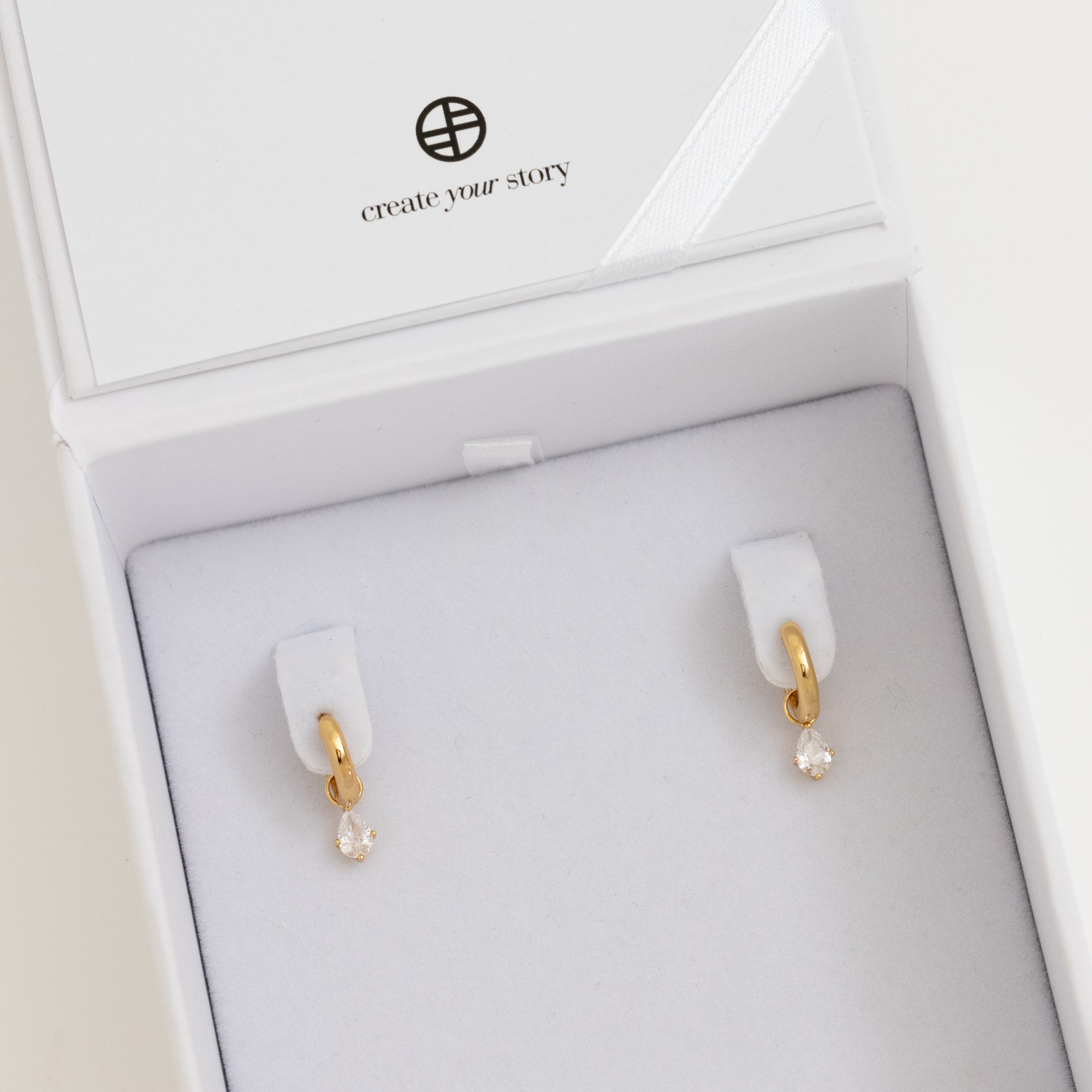 Axial Plain Hoops - Simple & Elegant Hoop Earrings for Women, 14K Gold Plated, Hypoallergenic | Perfect for Everyday Wear, Office, Parties & Special Occasions