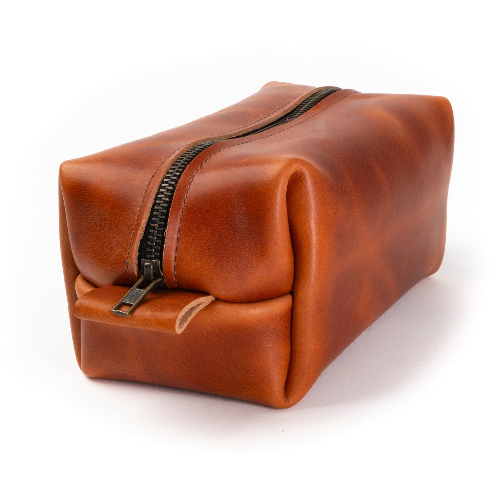 Premium Leather Toiletry Bag for Men & Women - Waterproof Travel Cosmetic Organizer - Perfect for Gym, Business Trips & Vacation Essentials