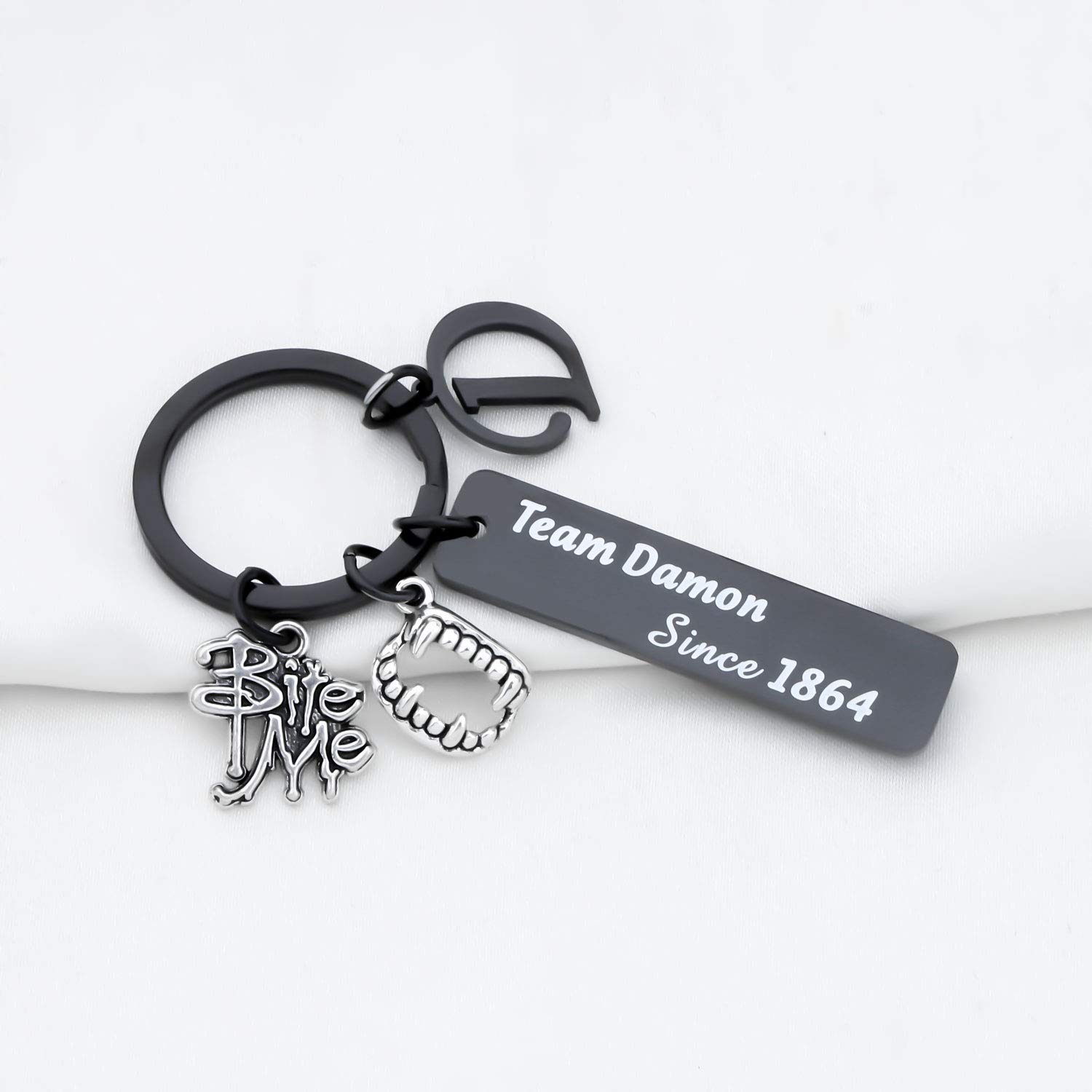 Vampire Diaries Team Damon Black Teeth Bracelet - Gothic Jewelry for Women, Vampire Fandom Gift, Inspired by Salvatore Brothers Since 1864 (EU Size) - Perfect for Cosplay, Halloween & TV Show Fans