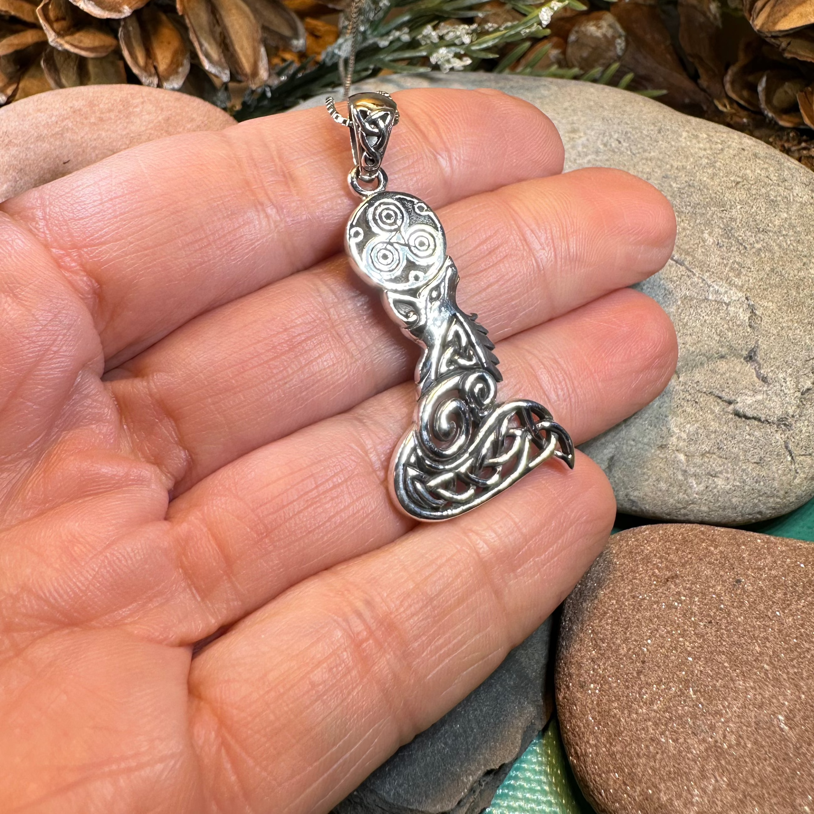 Celtic Forest Fox Pendant Necklace - Elegant Animal Jewelry for Women, Perfect Gift for Nature Lovers & Boho Style Outfits