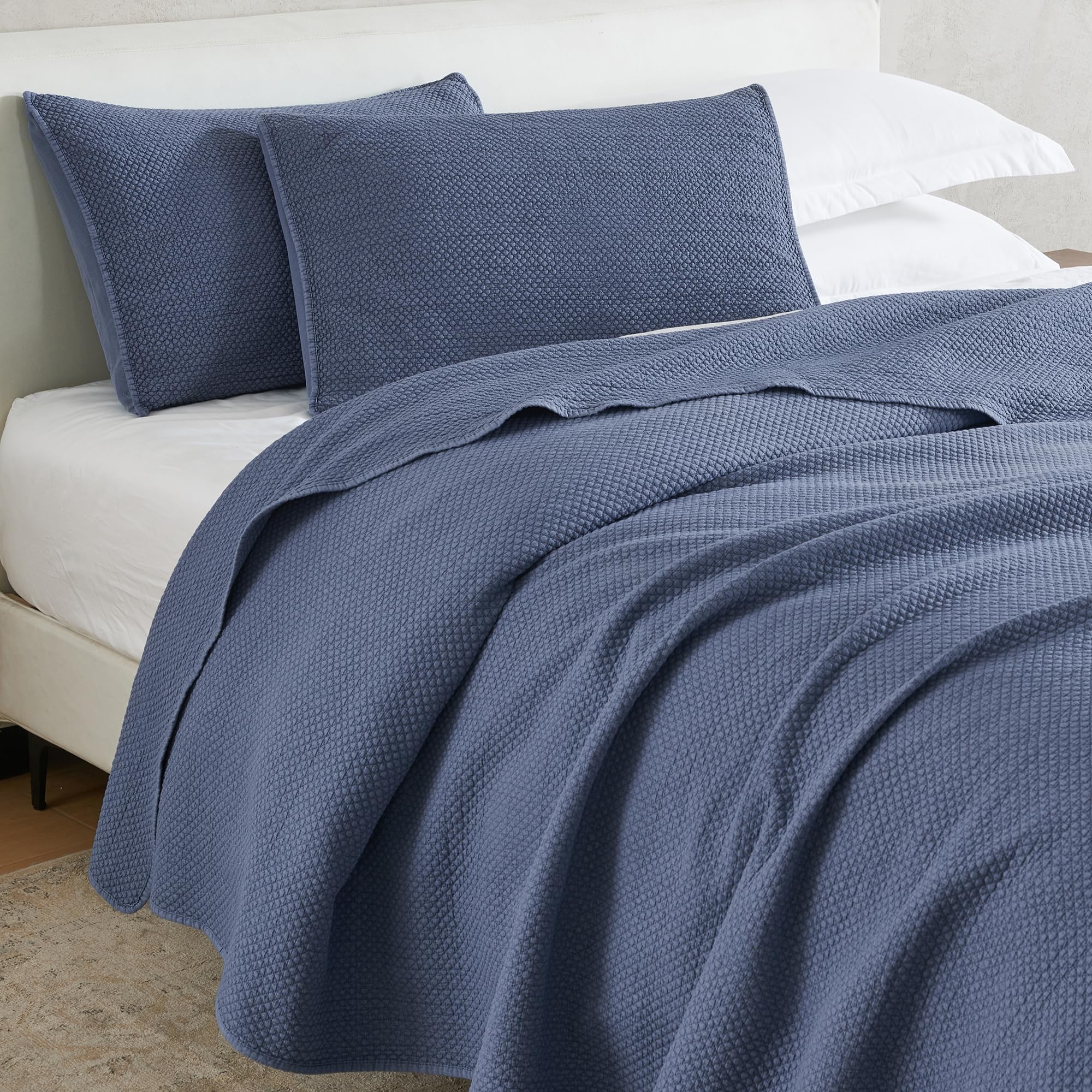 Queen Size Blue Quilt Set - Ultra-Soft Bedding for Dorm & Home