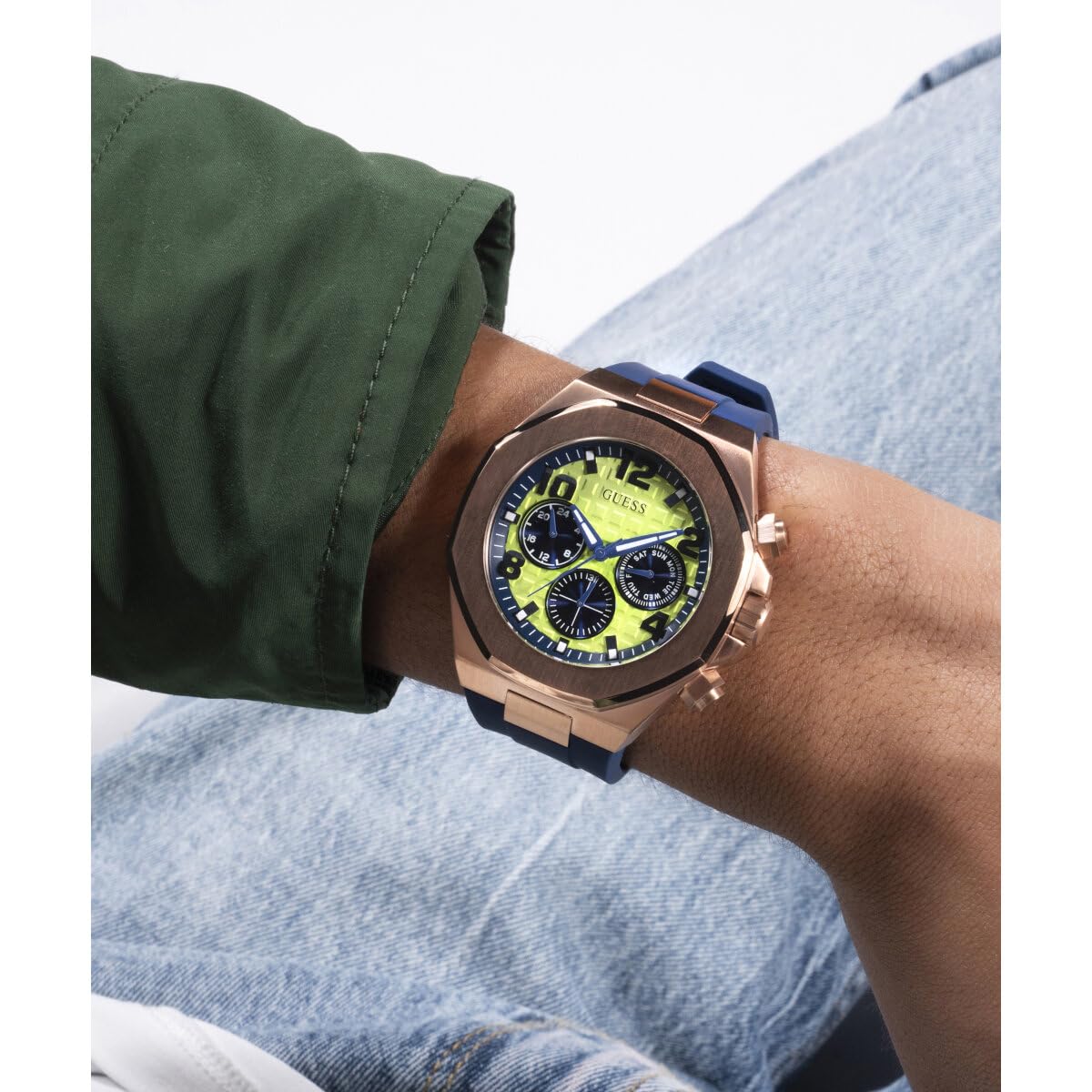 GUESS Men's 46mm Stainless Steel Chronograph Watch with Date Window - Water Resistant Casual & Dress Watch for Business, Dating & Everyday Wear