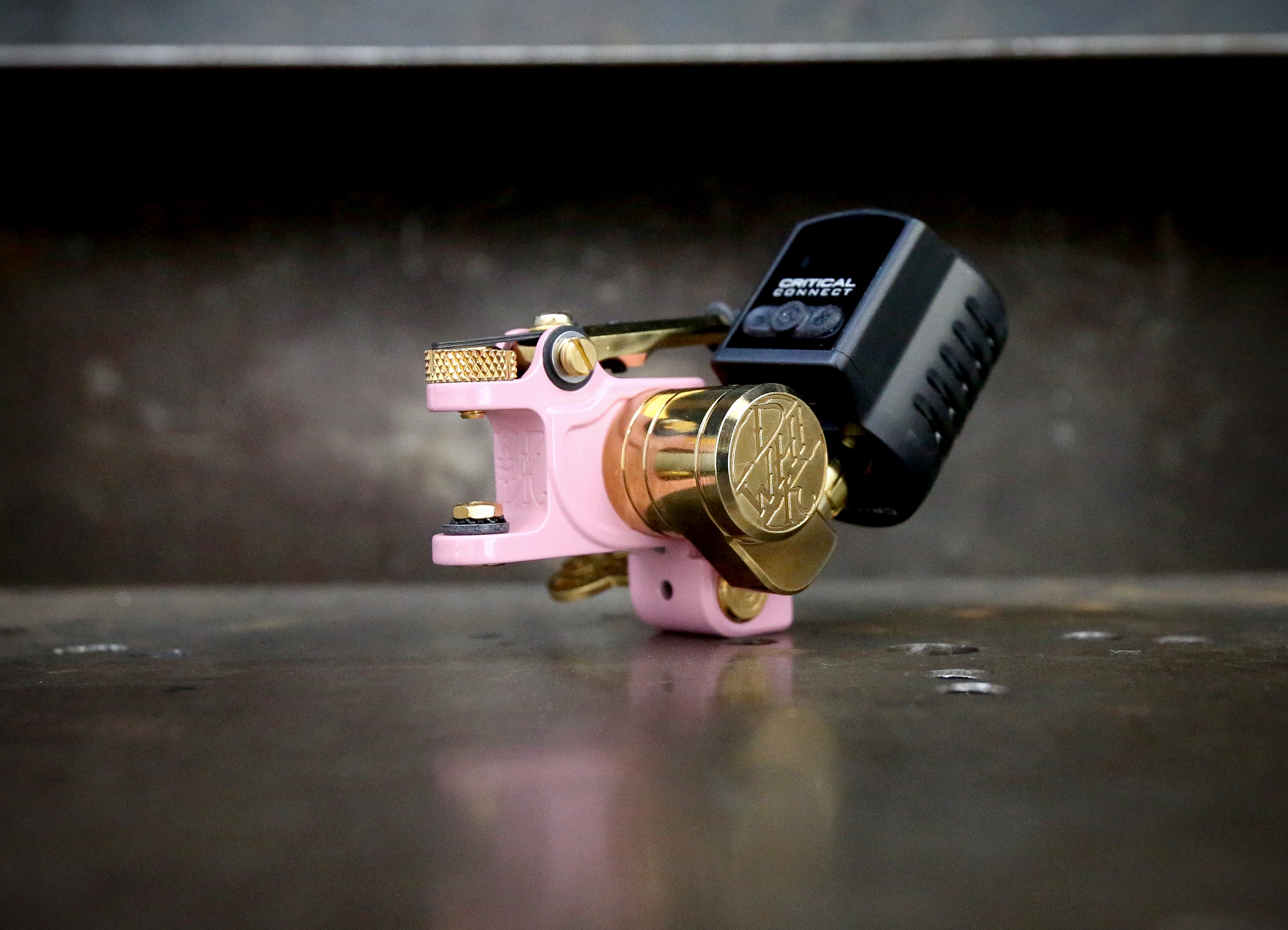 Dan Kubin V3/23 Sidewinder Pink & Gold RCA Cable - High-Quality Audio Connector for Home Theater, DJ Equipment & Professional Studio Setup