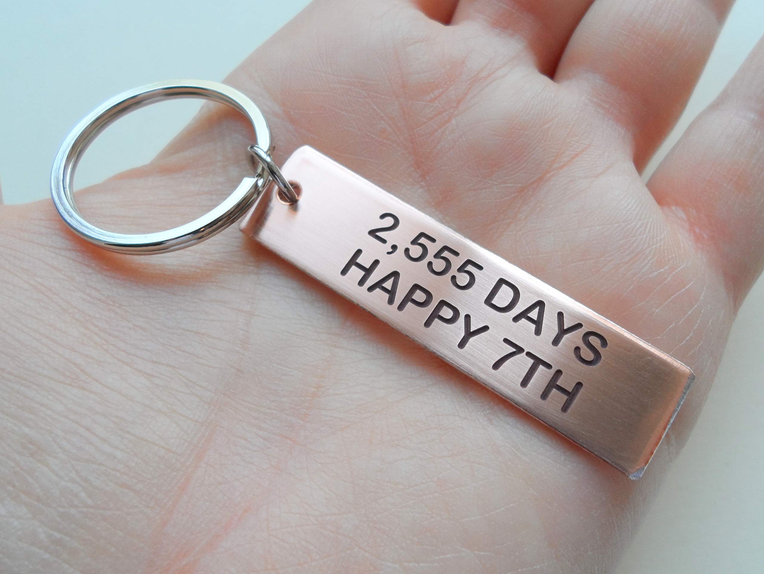 Handmade Copper Anniversary Keychain - Personalized Engraved '2,555 Days, Happy 7th' - Romantic 7 Year Couples Gift for Him & Her - Perfect for Anniversaries, Valentine's Day & Special Occasions