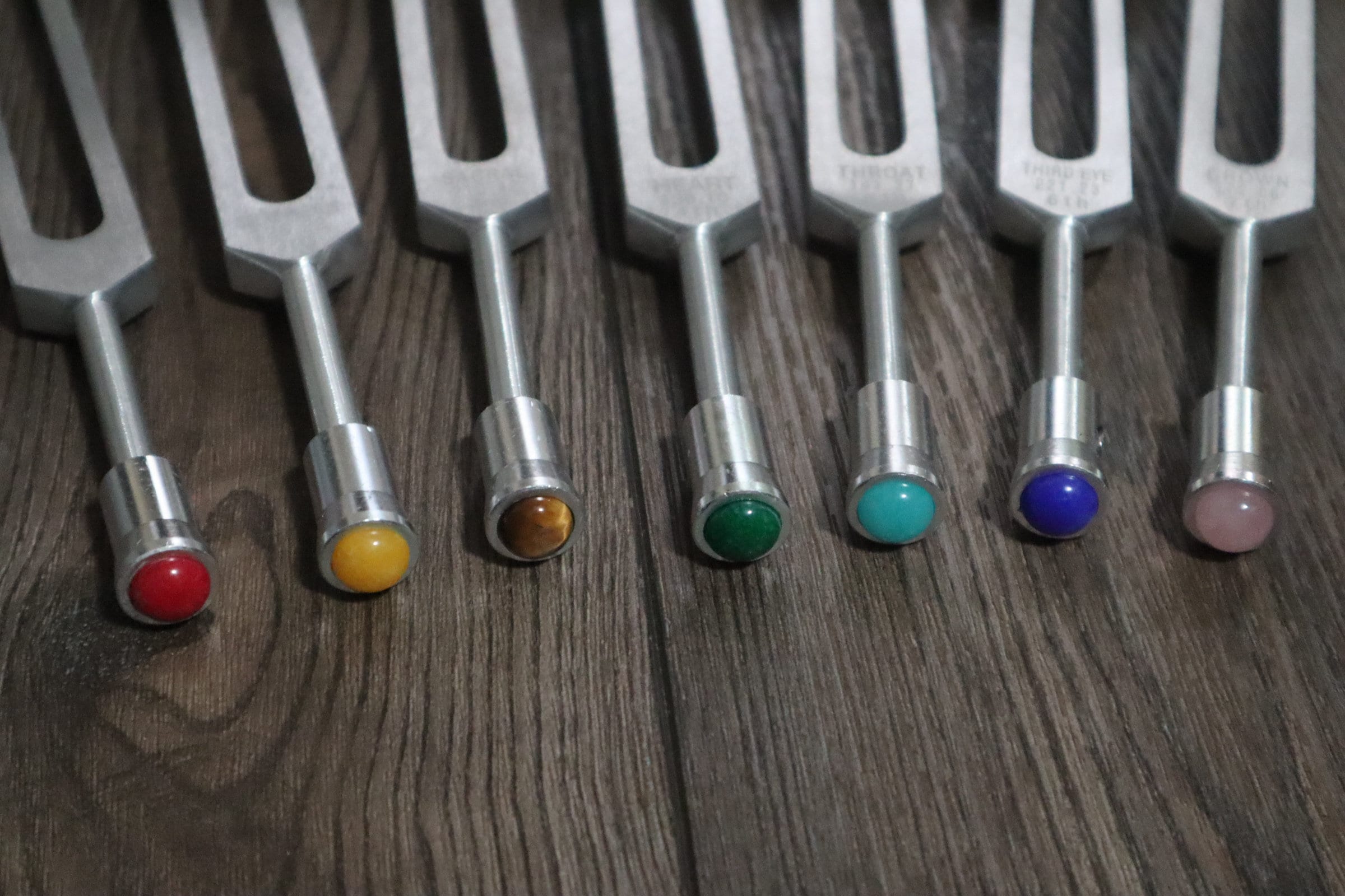 7-Piece Gemstone Attenuator Set in Silver - Chakra Healing for Root, Sacral, Solar Plexus, Heart, Throat, Third Eye & Crown - Includes Allen Wrench - Perfect for Meditation, Energy Balancing & Spiritual Healing