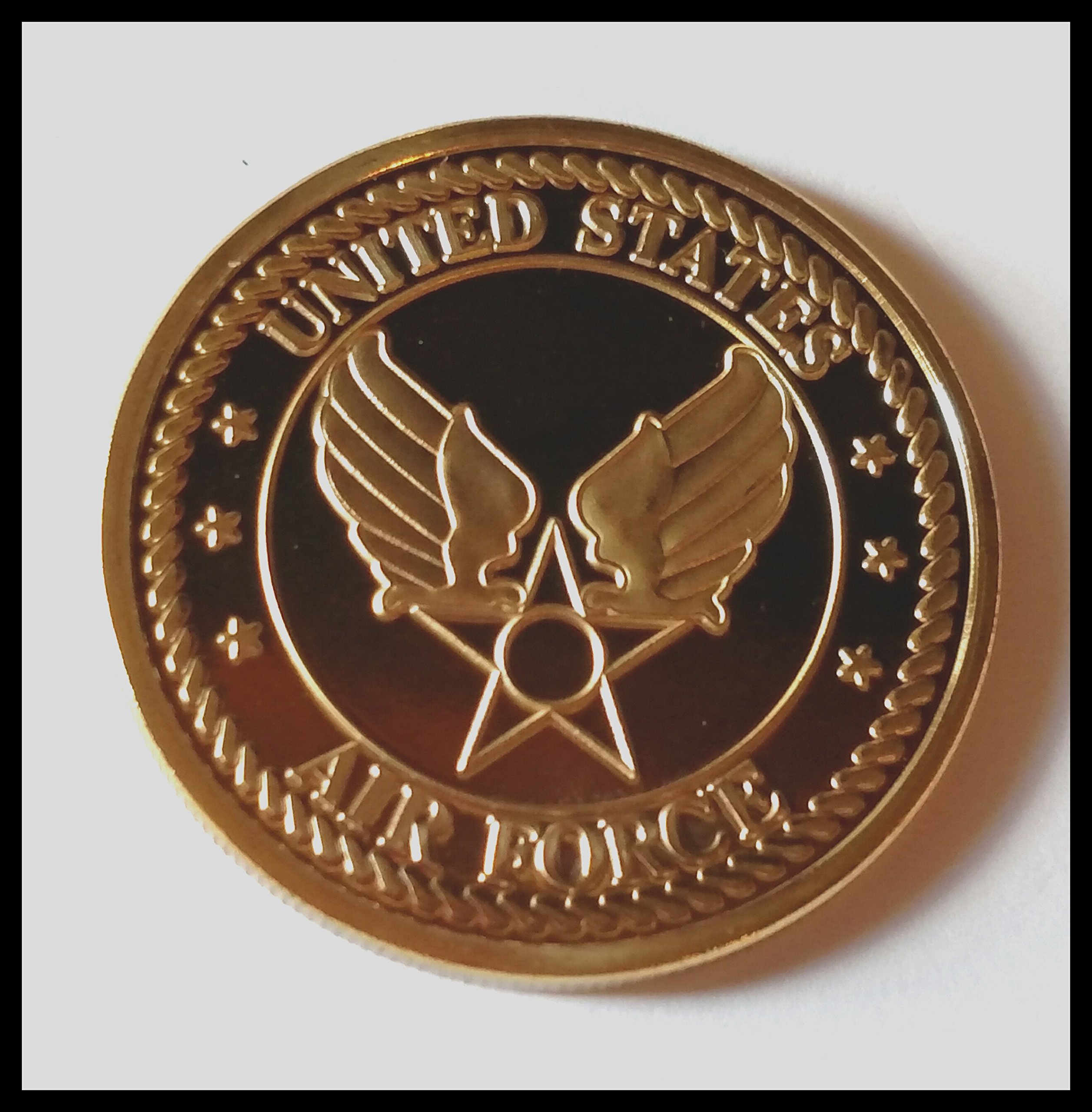 SR-71 Blackbird Military Challenge Honor Coin - US Air Force Collectible Challenge Coin for Veterans, Pilots & Aviation Enthusiasts - Perfect for Display, Gifts & Military Memorabilia Collections