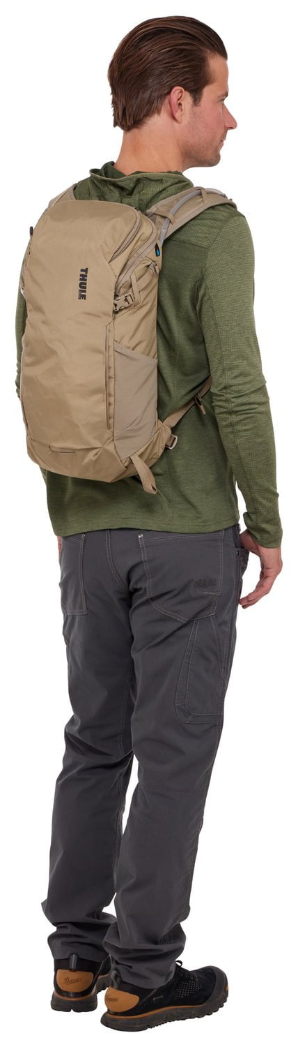 Thule AllTrail Hydration Pack 16L - Lightweight Hiking Backpack with Water Bladder, Faded Khaki - Perfect for Trail Running, Hiking & Outdoor Adventures